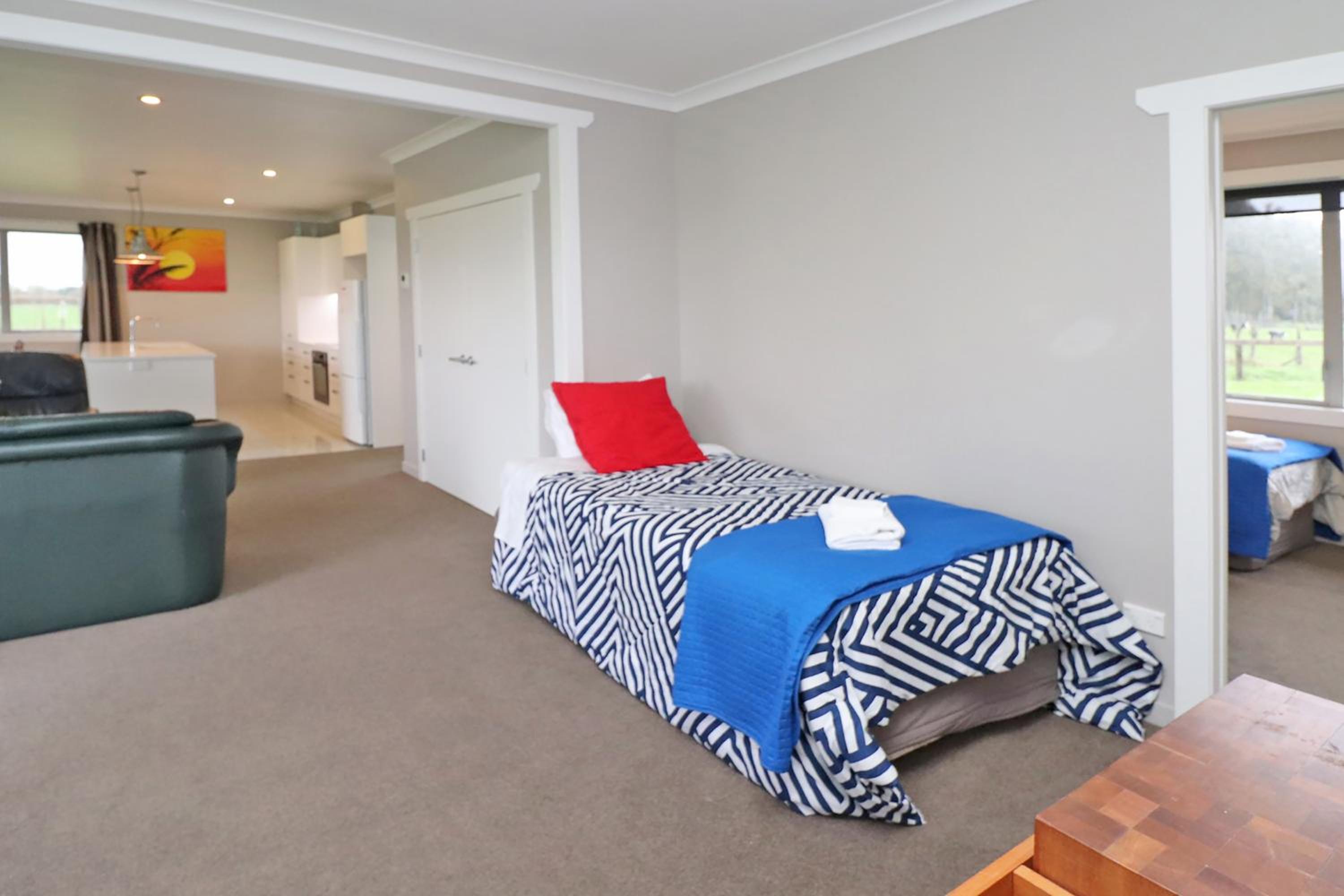 Country Living on Raynes Road