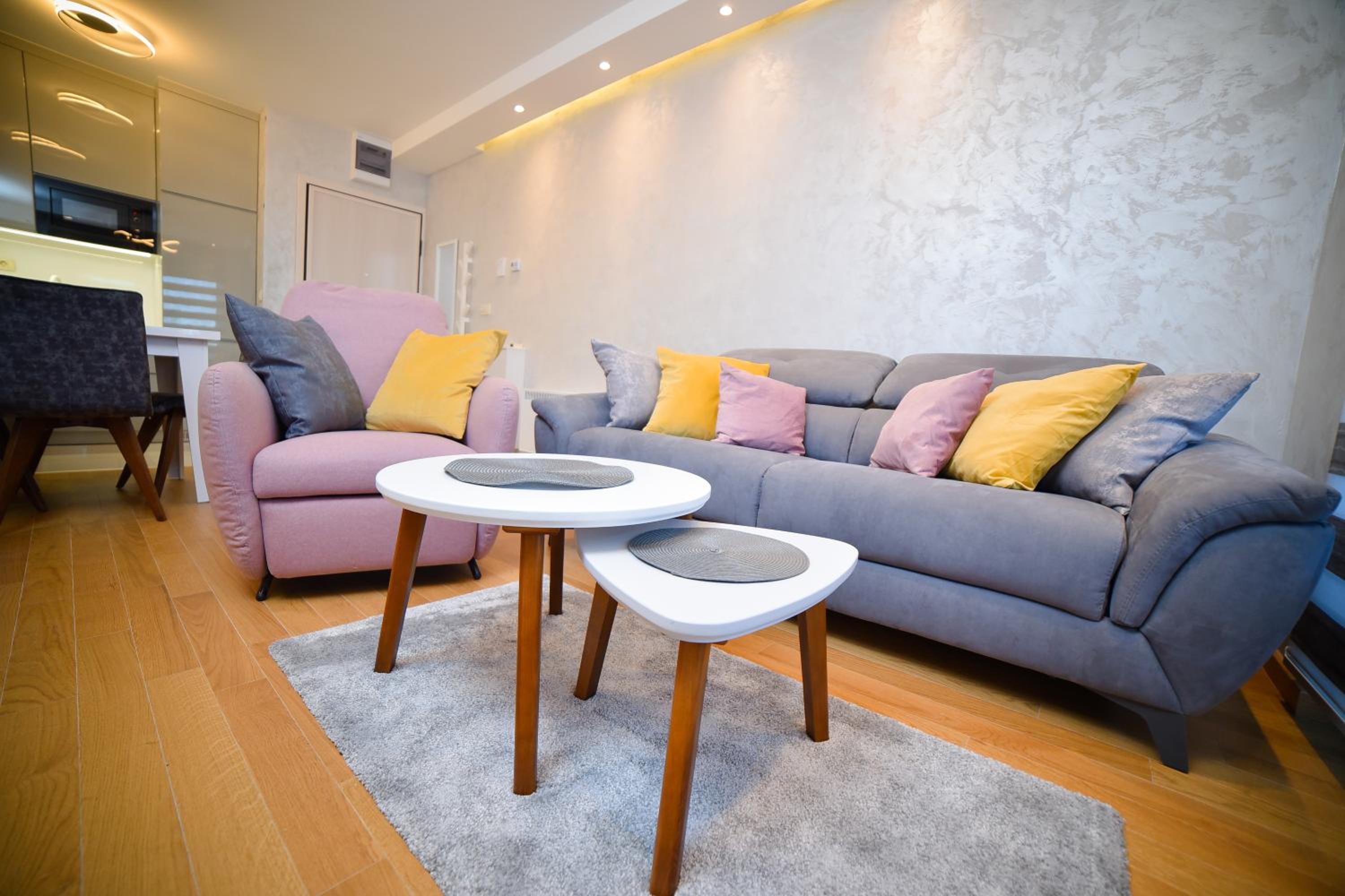 Apartment Center Valley in Vila Pekovic Green view 2