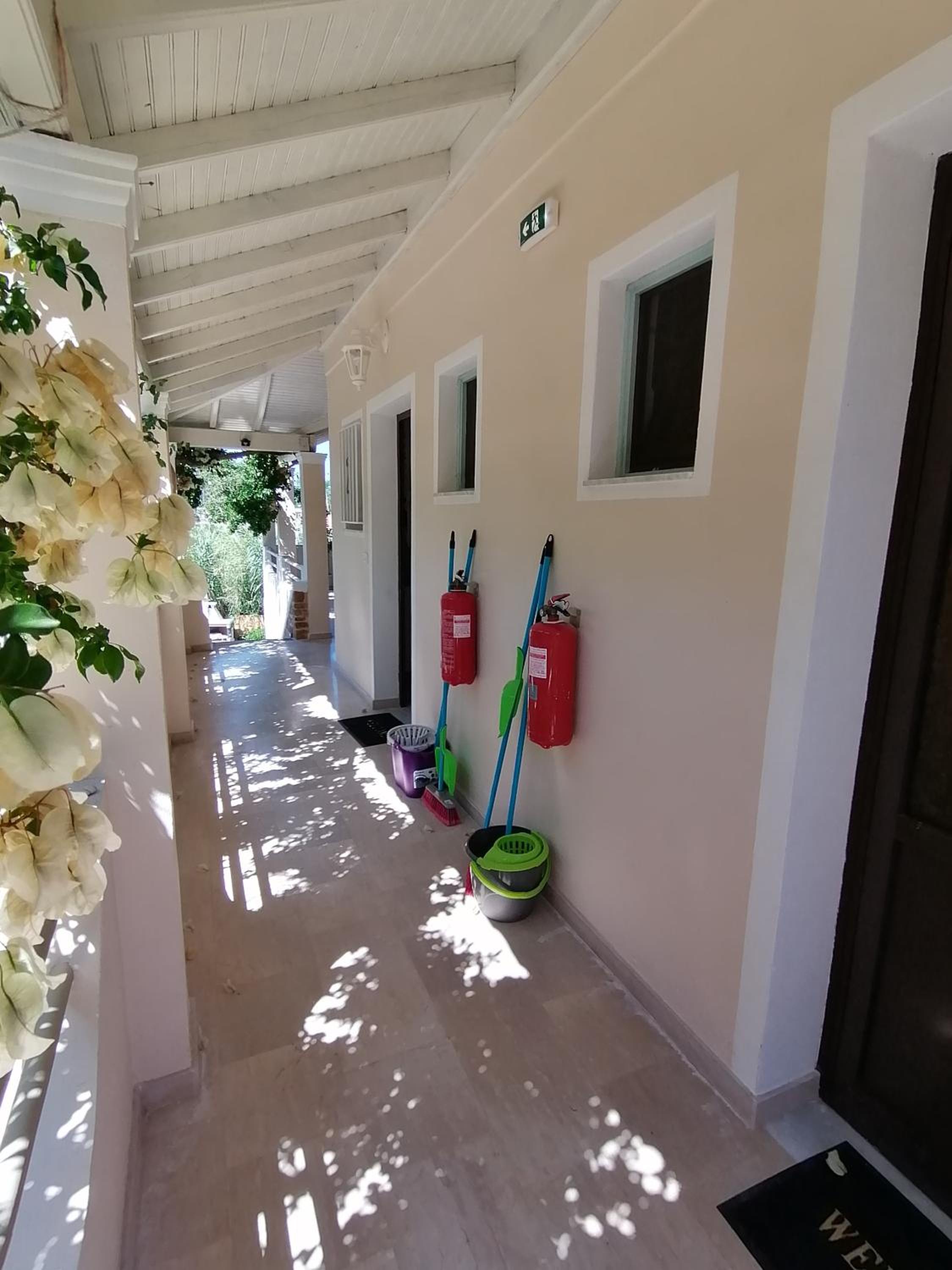 Makis Apartments