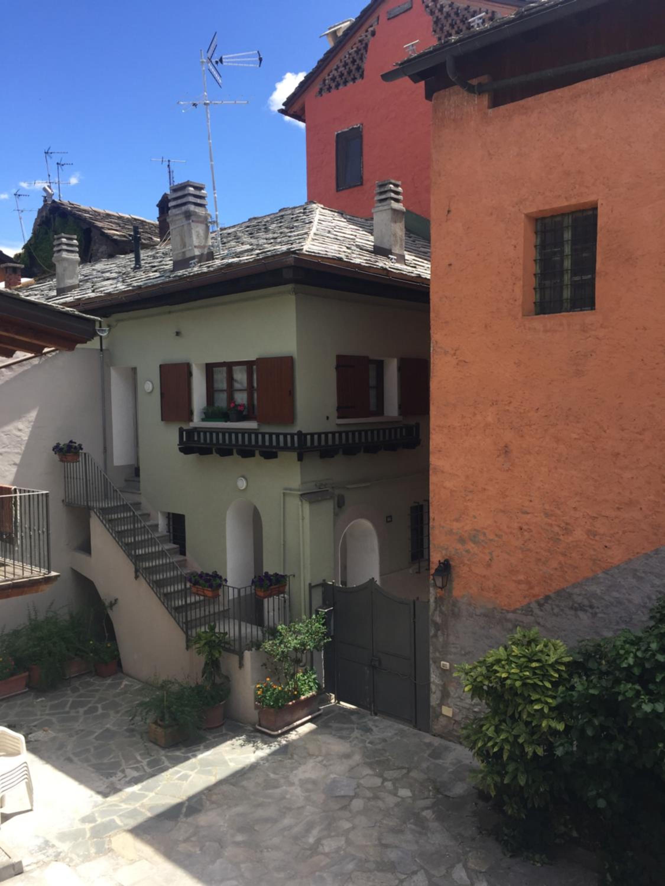 Aubert 64 view 2