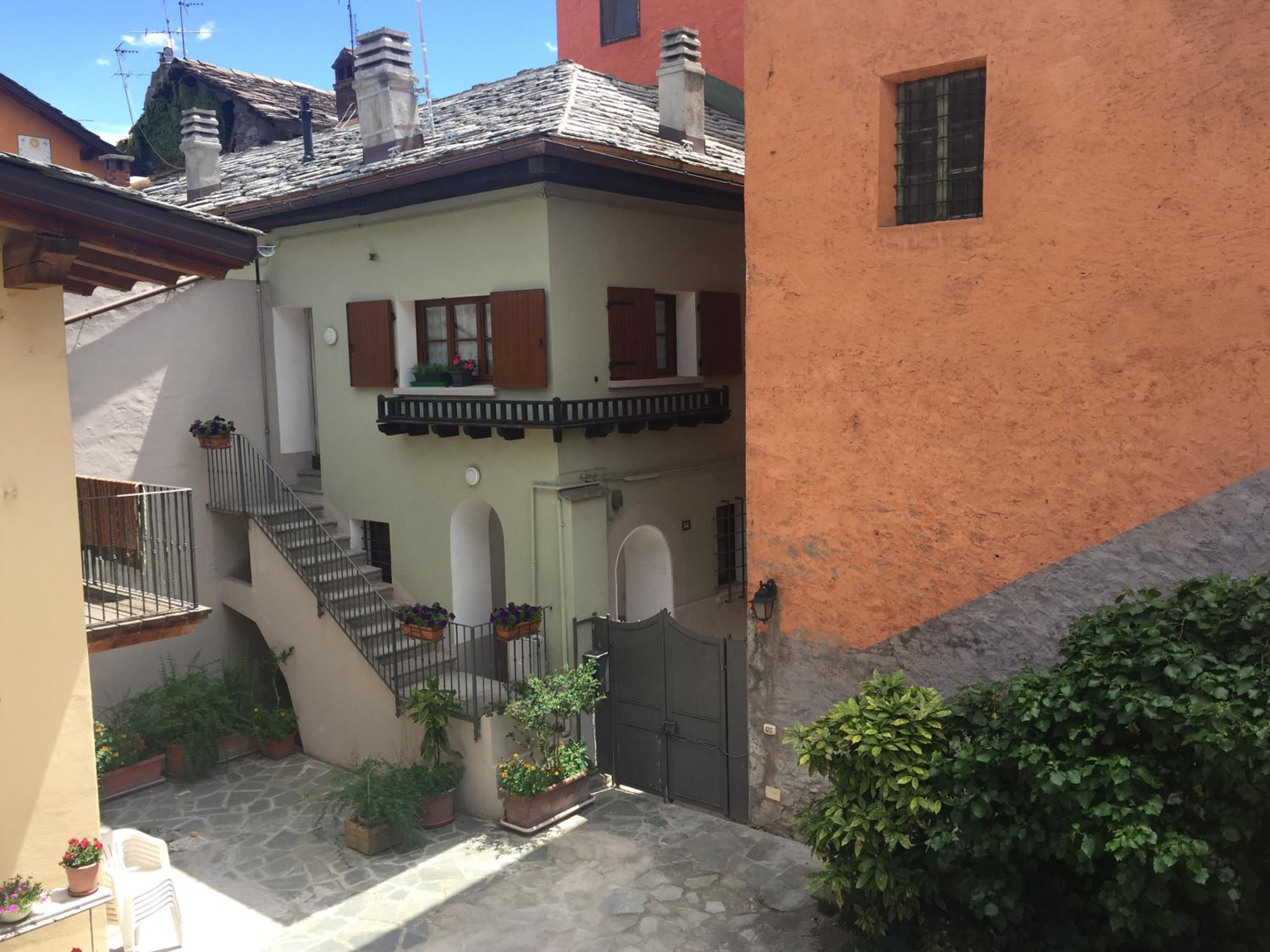 Aubert 64 view 4