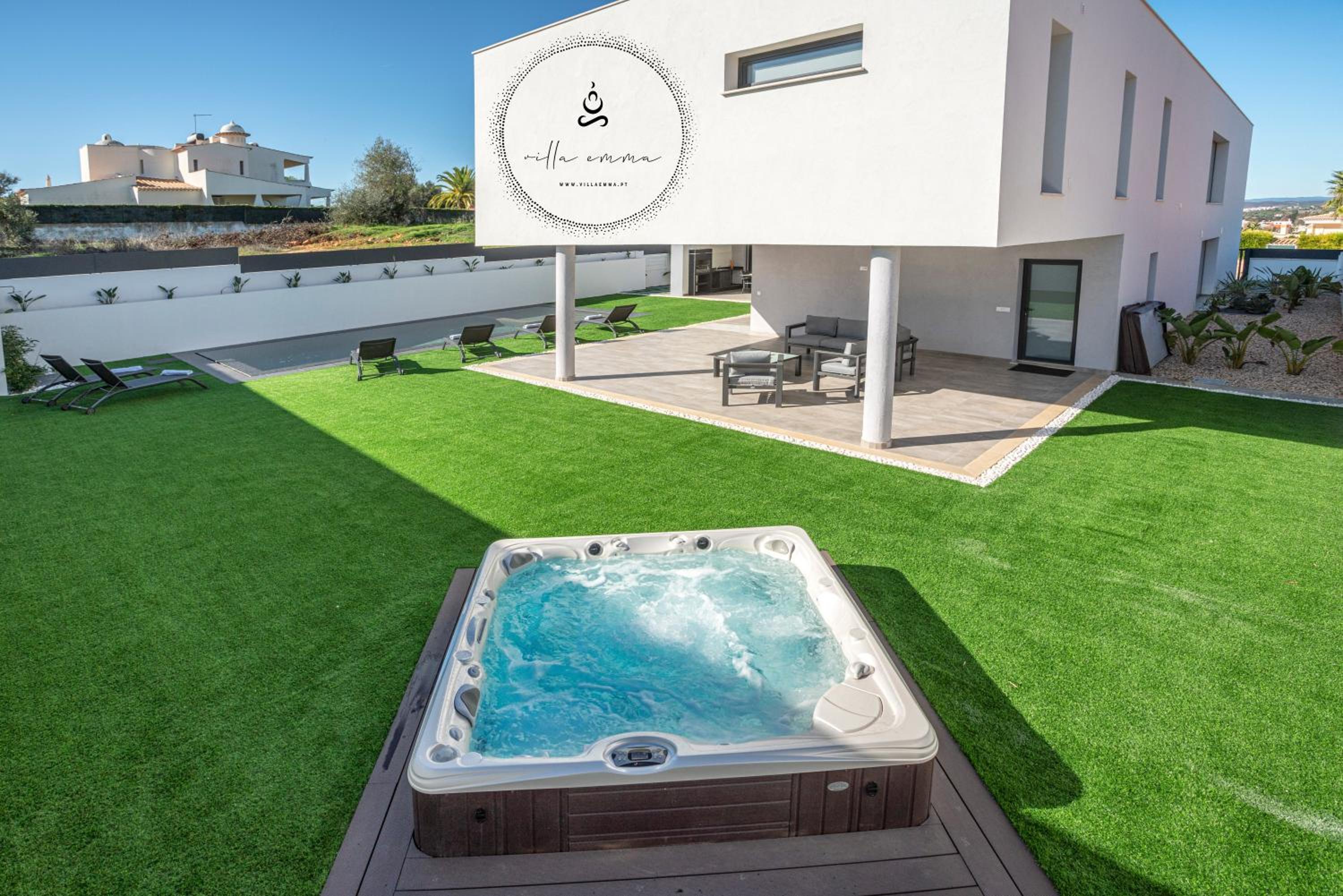 Private Alvor villa with pool and Jacuzzi view 3