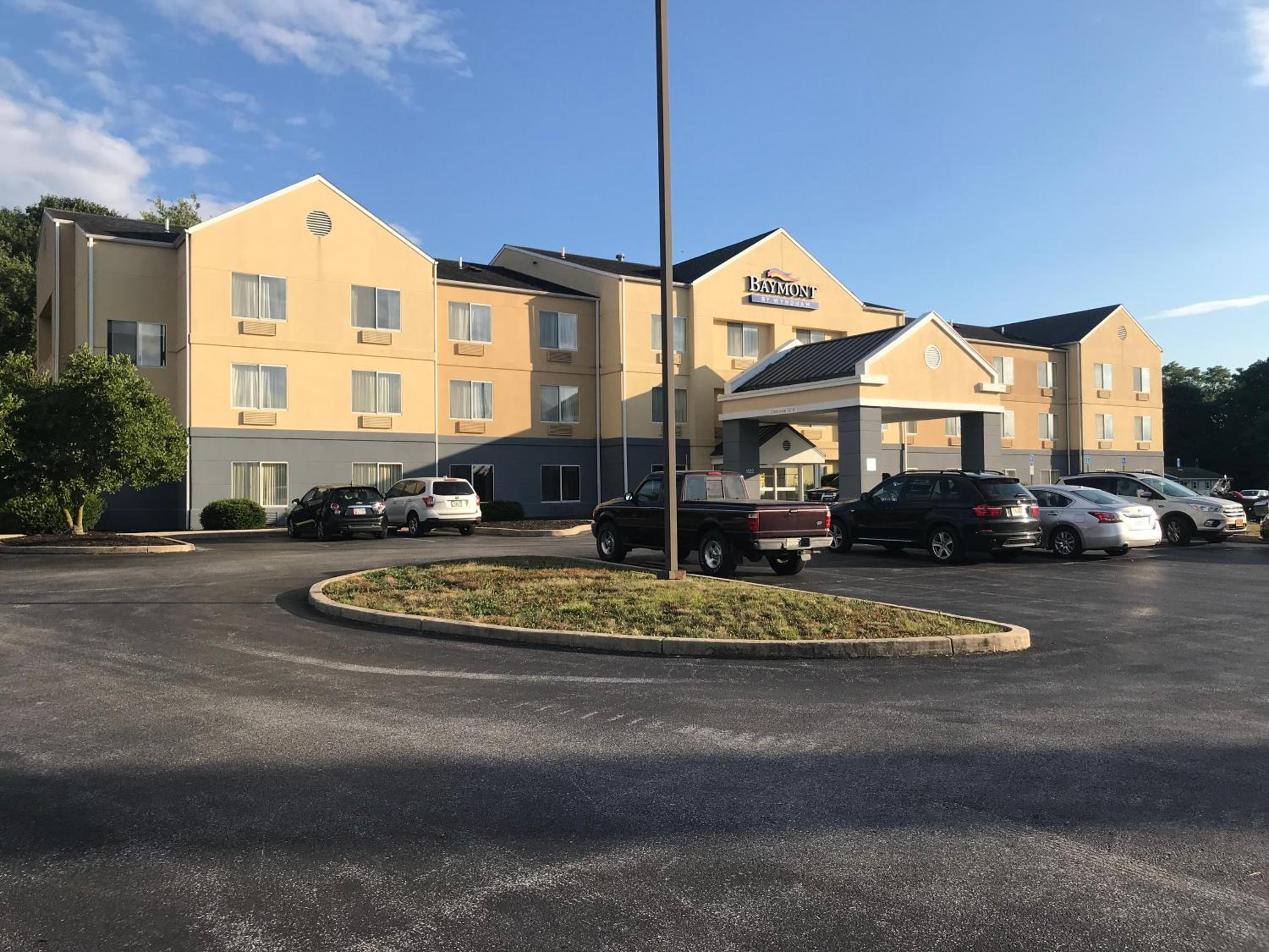 Baymont by Wyndham Chambersburg view 3