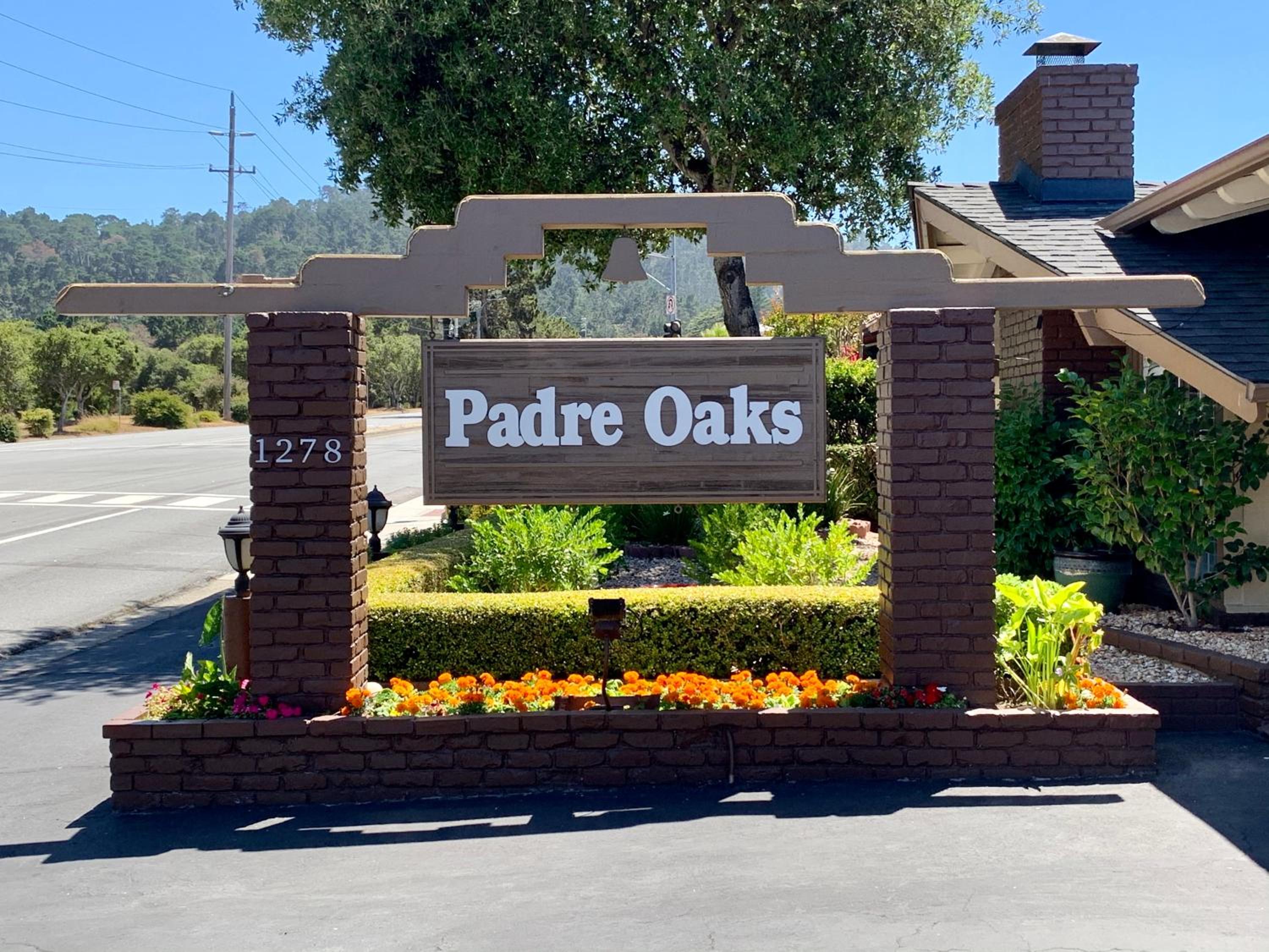 Hotel Padre Oaks - Image 1