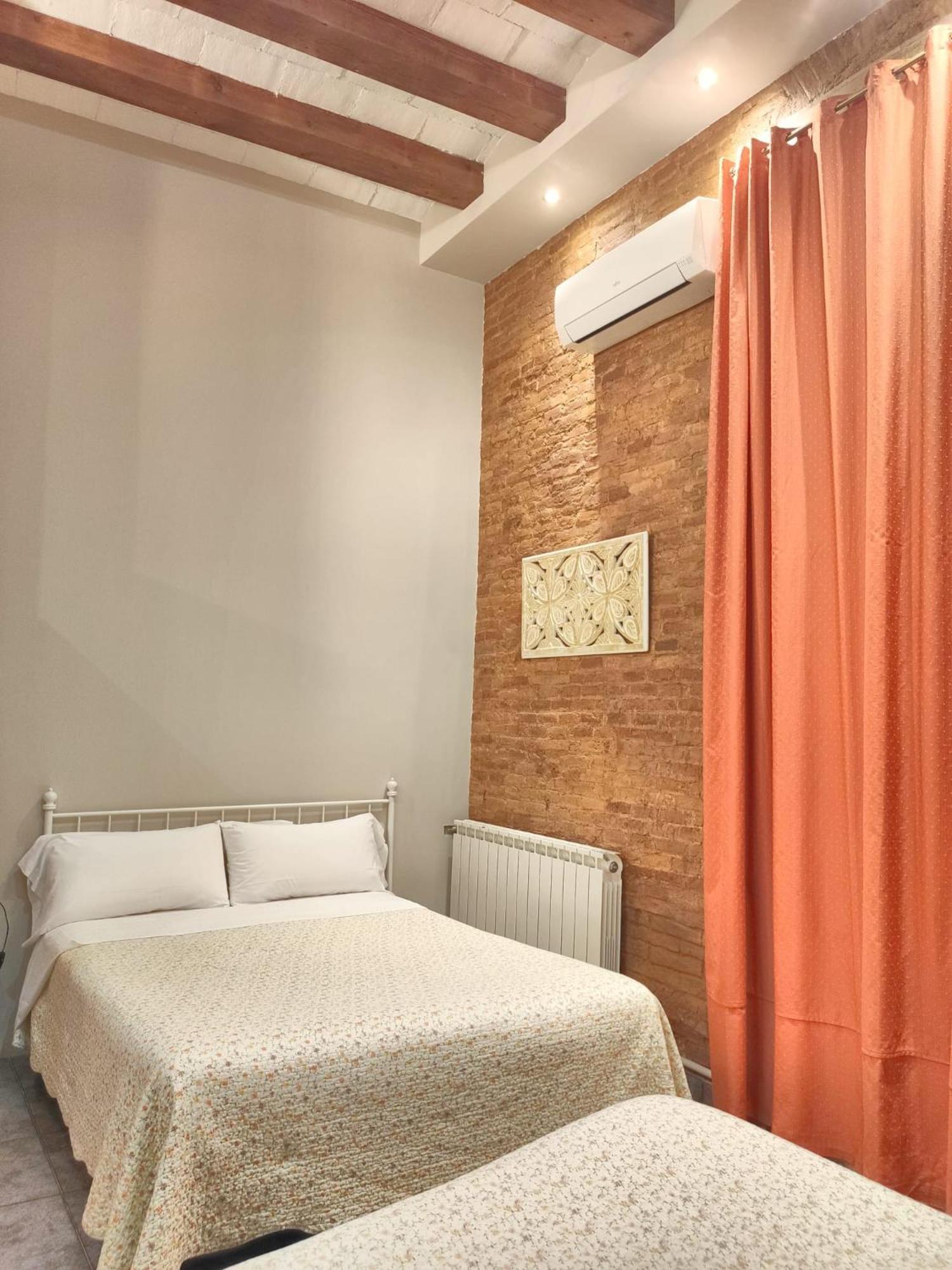 Hostal Orleans
