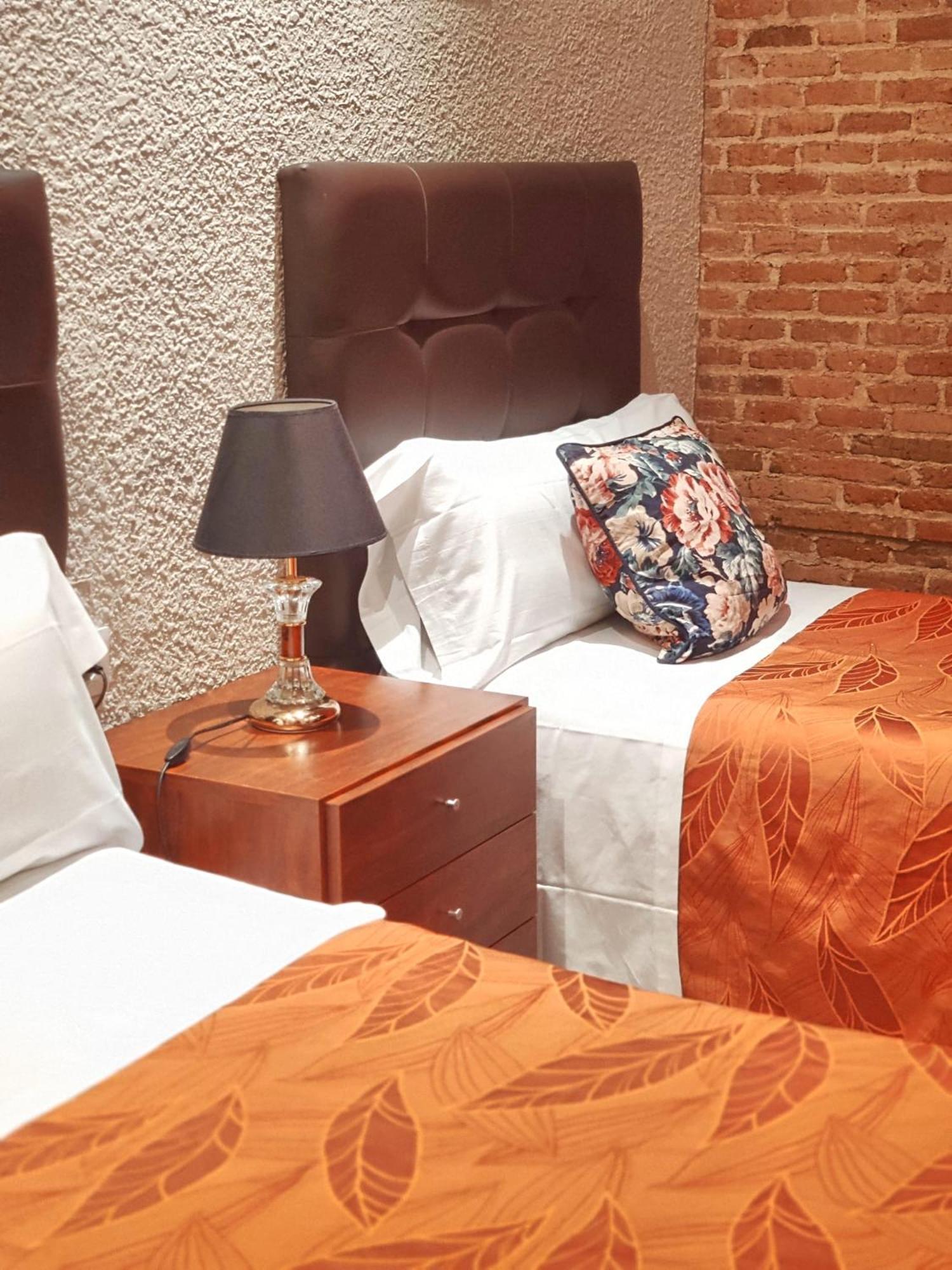 Hostal Orleans