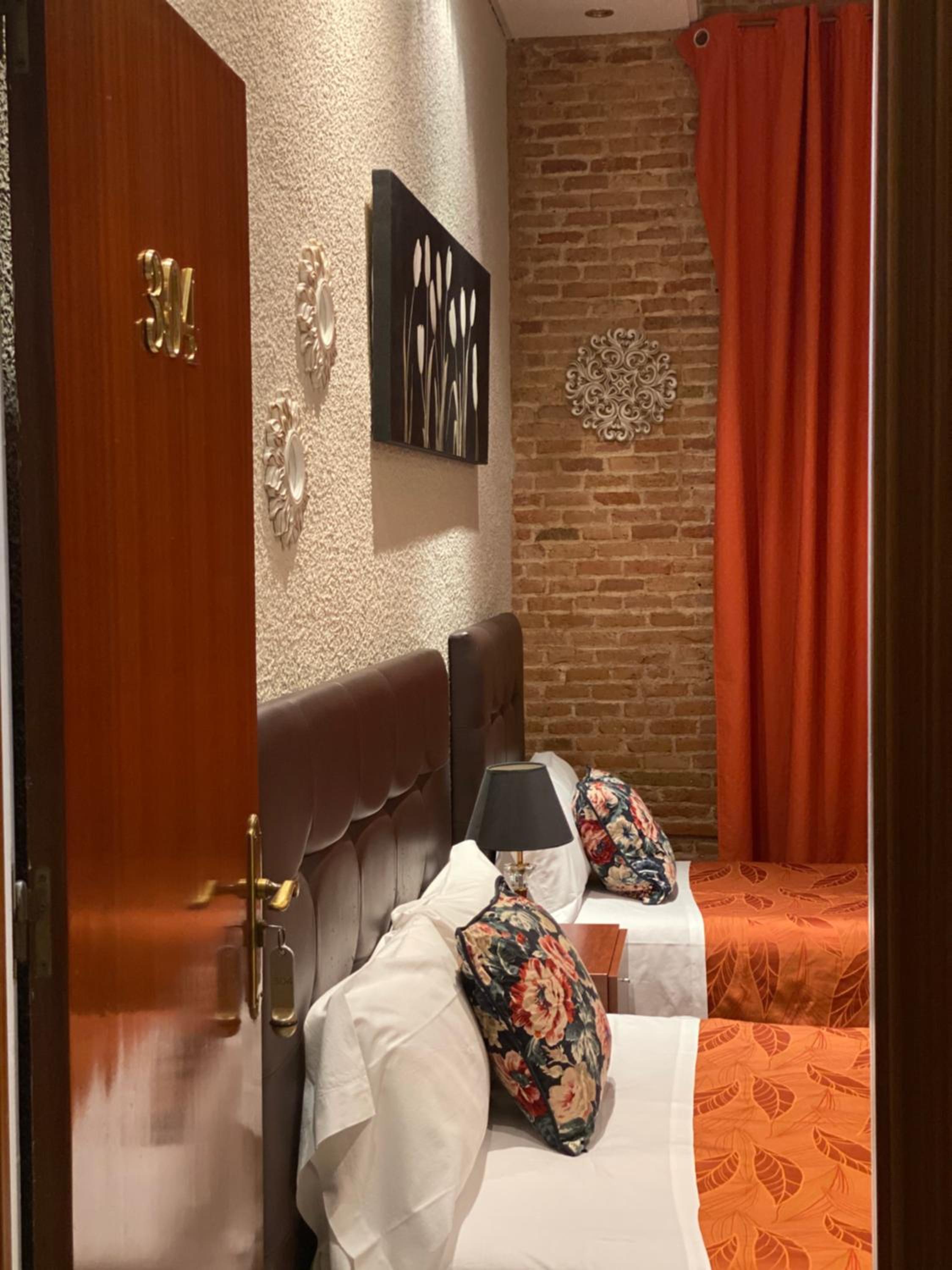 Hostal Orleans