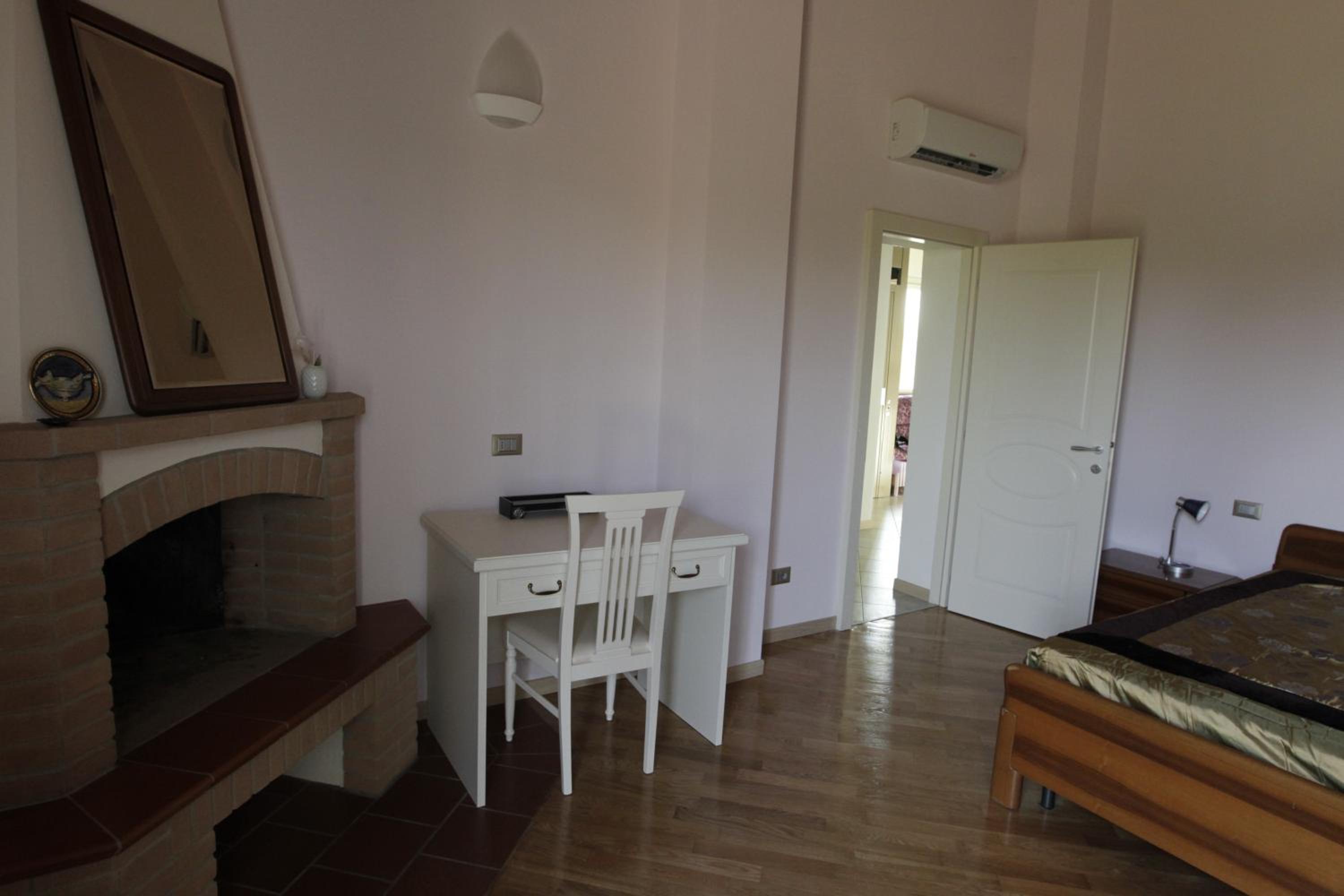 Photo 28