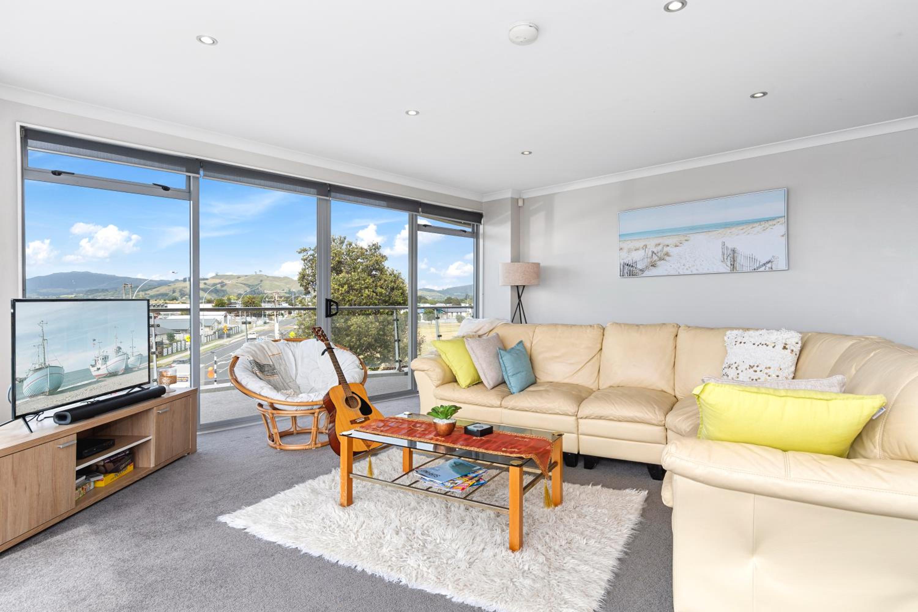 Sunrise, Seaviews and BBQs-Papamoa Beach Apartment view 3