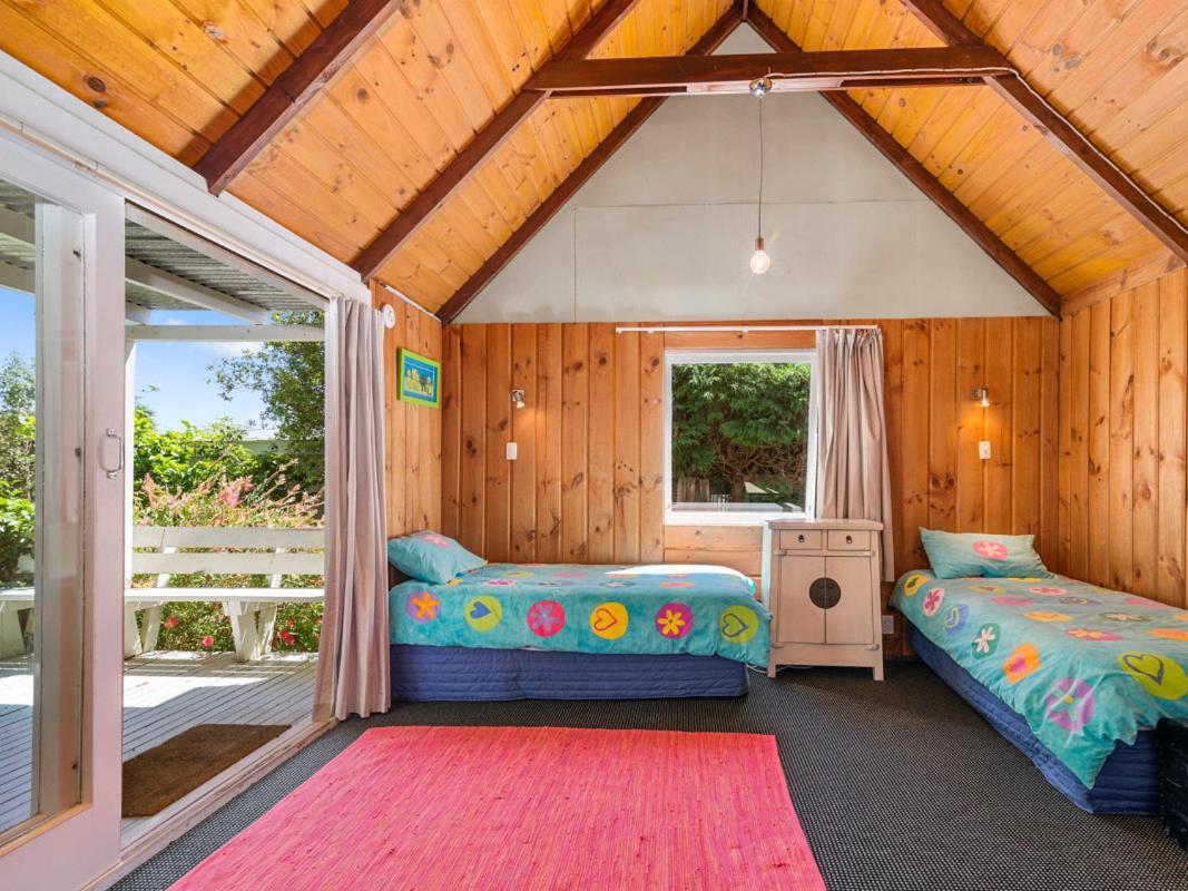Copper Beech Cottage - Wharewaka Holiday Home