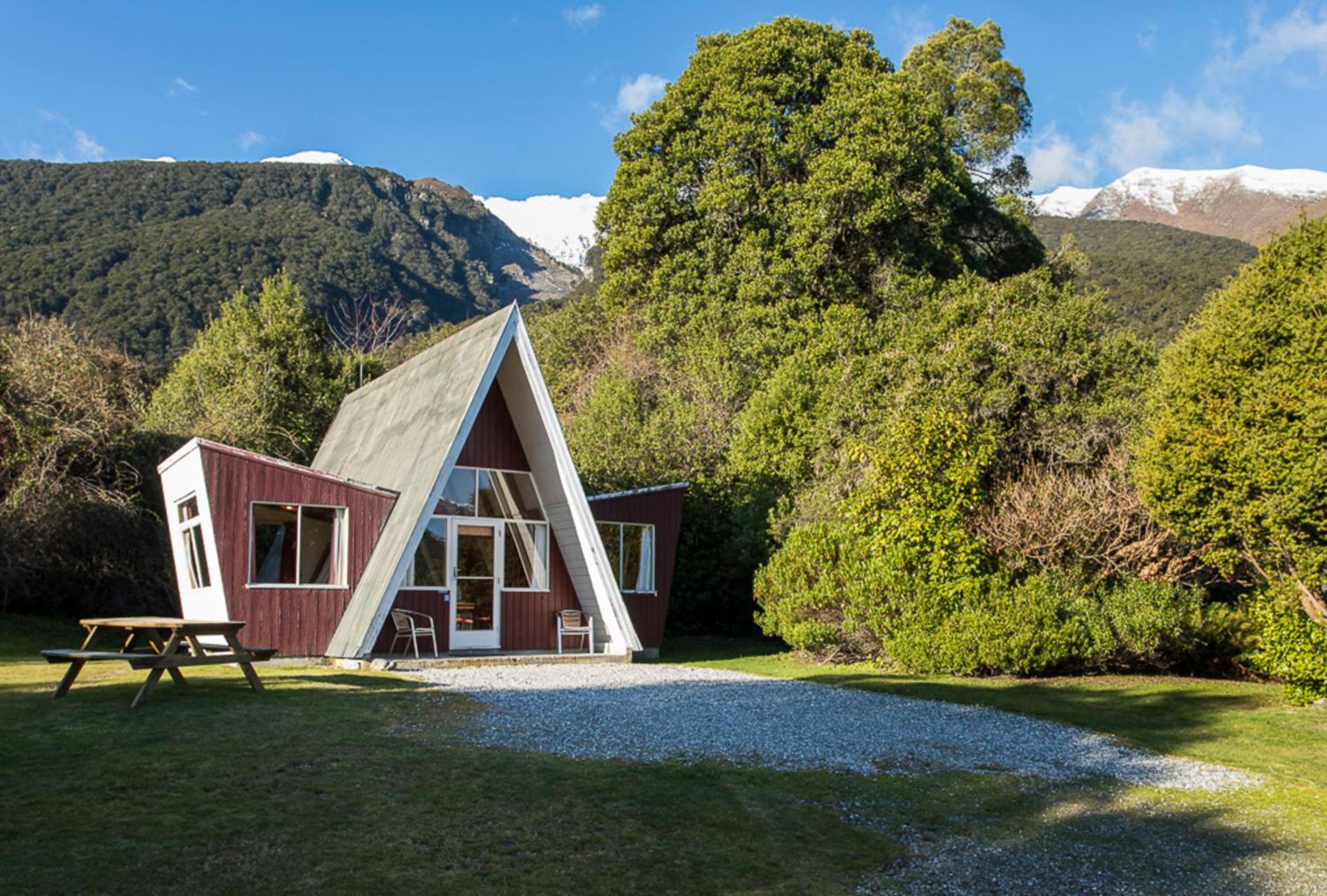 Wonderland Makarora Lodge view 2
