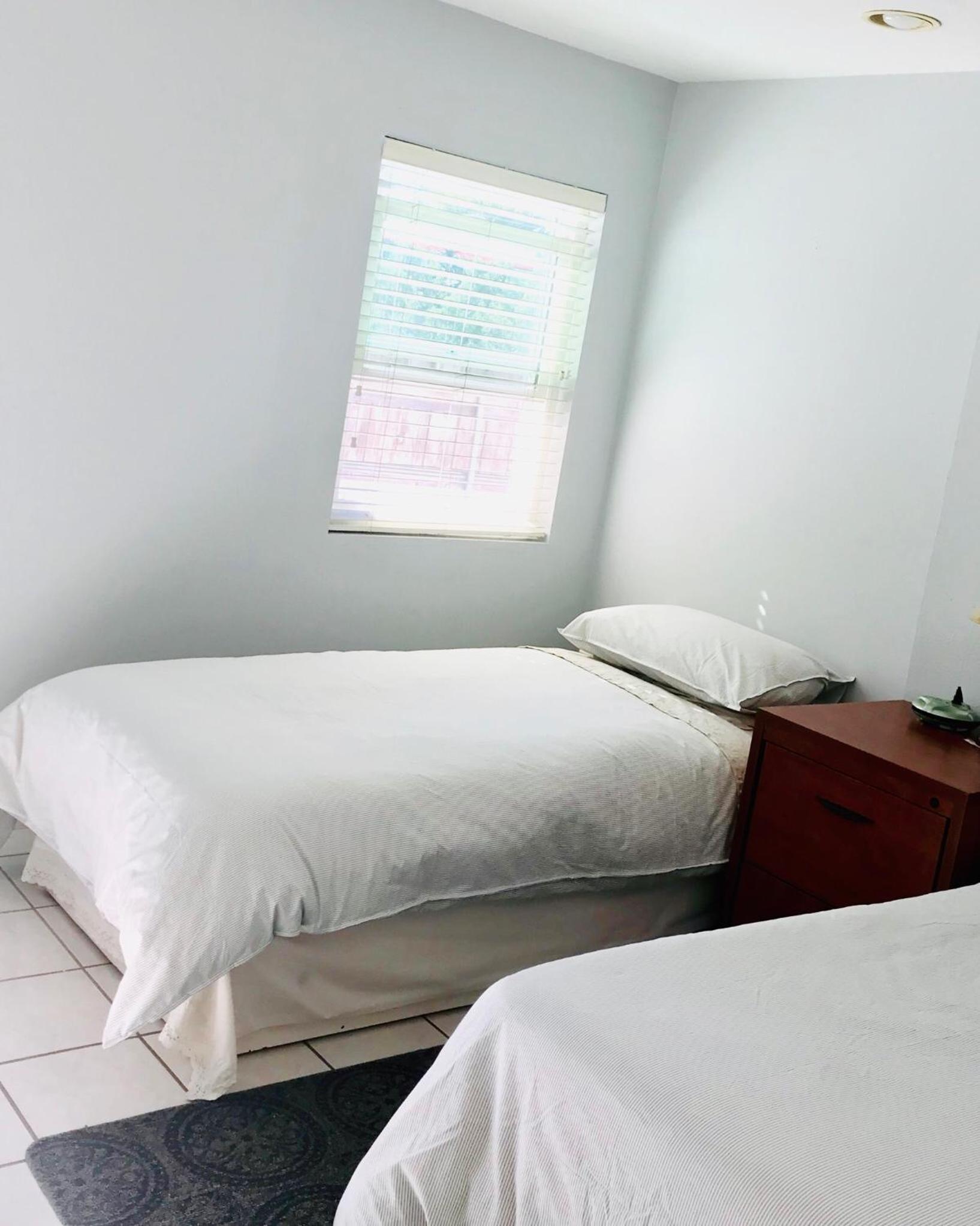 3 Bedrooms Guest House, Pacific Beach, Sea World, Downtown,& 3 bus lines-3 view 5