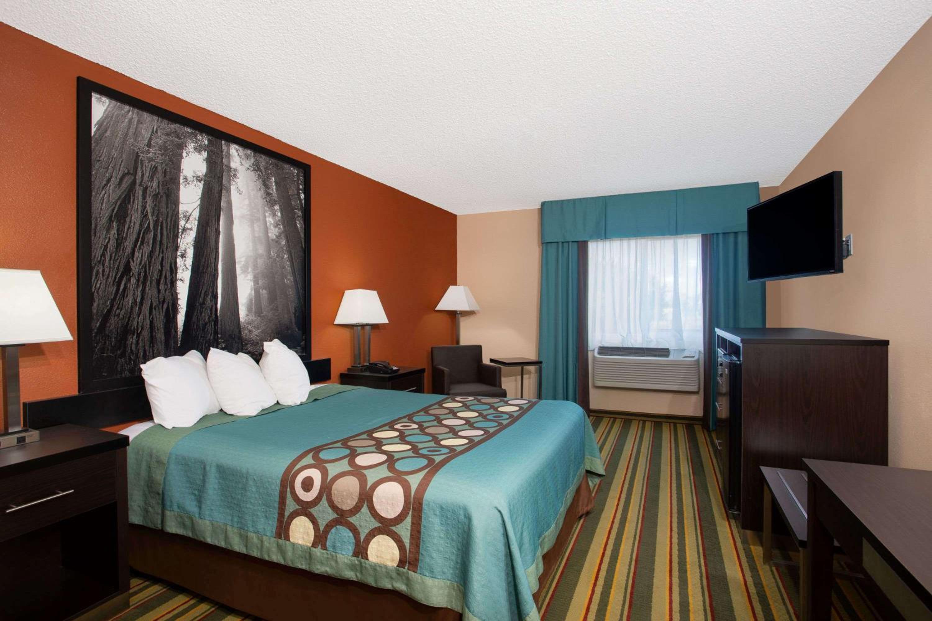 Chico Vacations - Super 8 by Wyndham Chico - Property Image 22