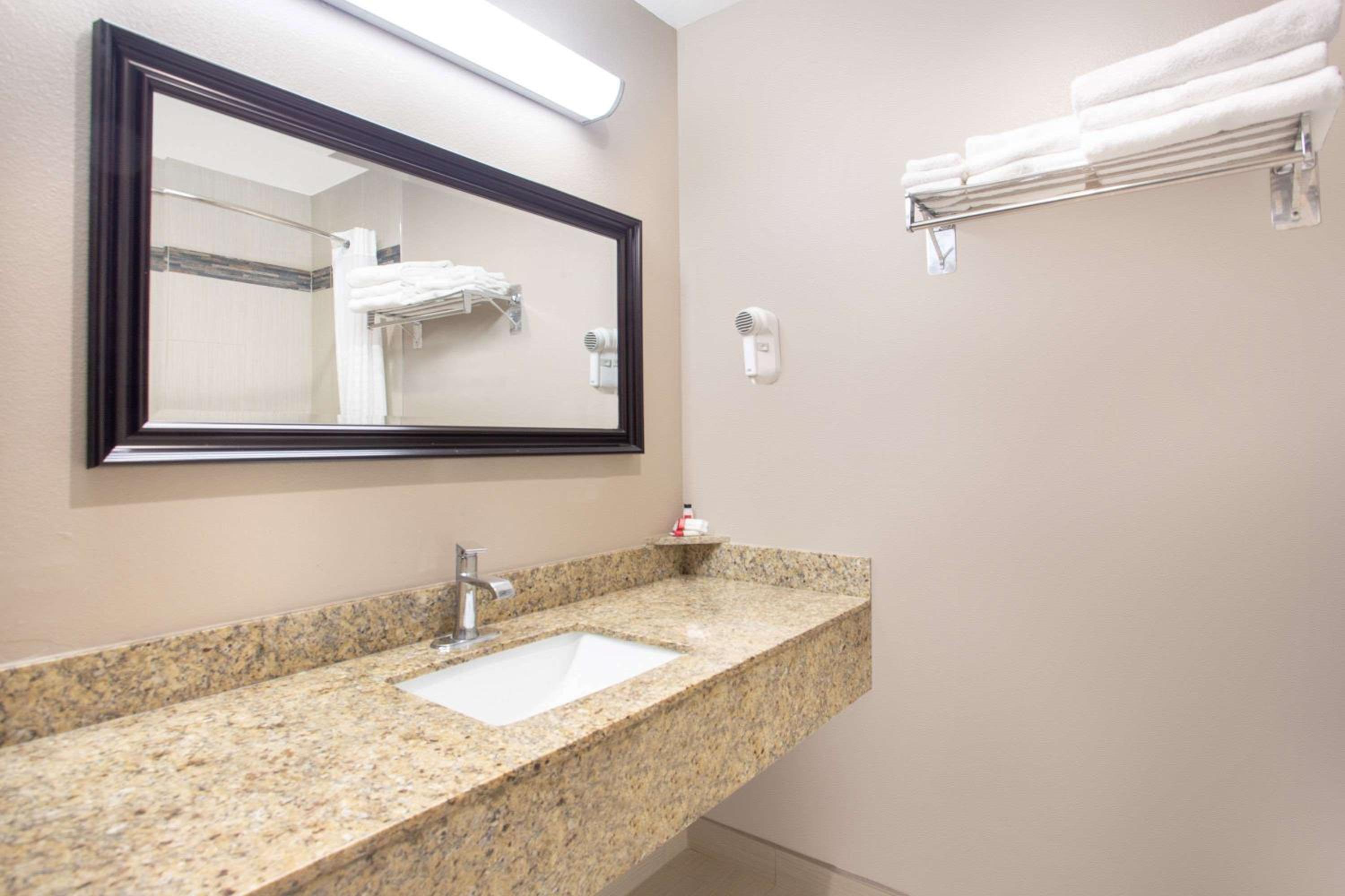 Chico Vacations - Super 8 by Wyndham Chico - Property Image 19