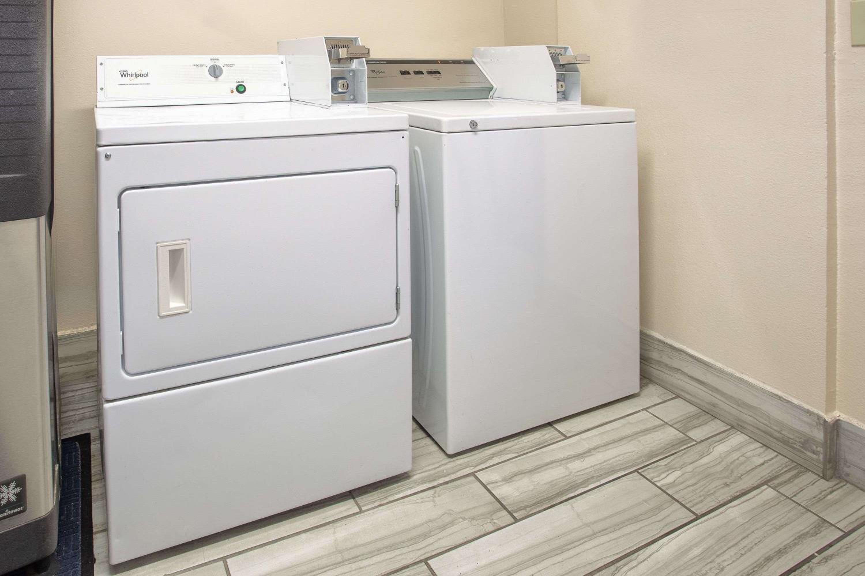 Chico Vacations - Super 8 by Wyndham Chico - Property Image 2