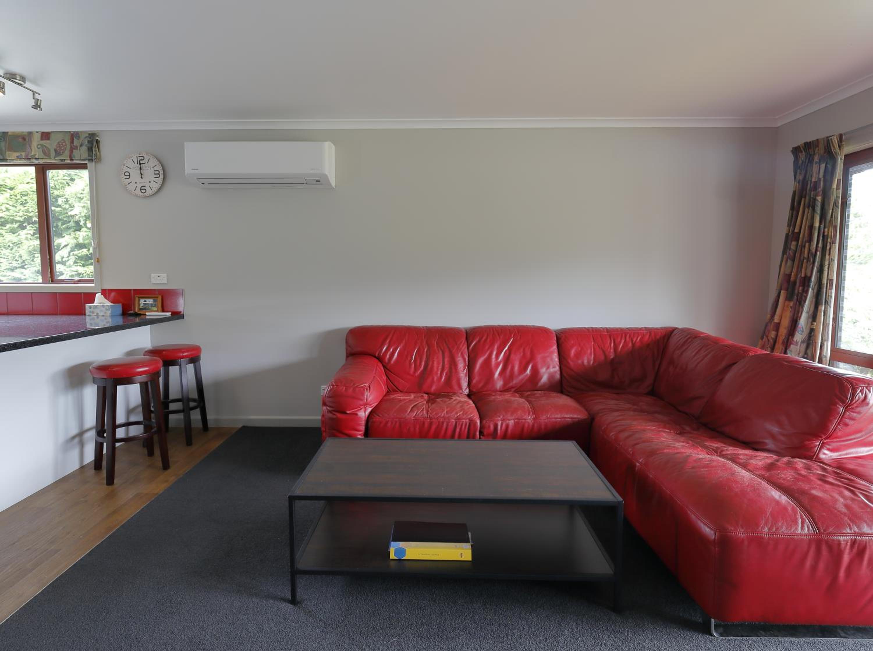 Mokonui Cottage - Te Anau Holiday Home view 2