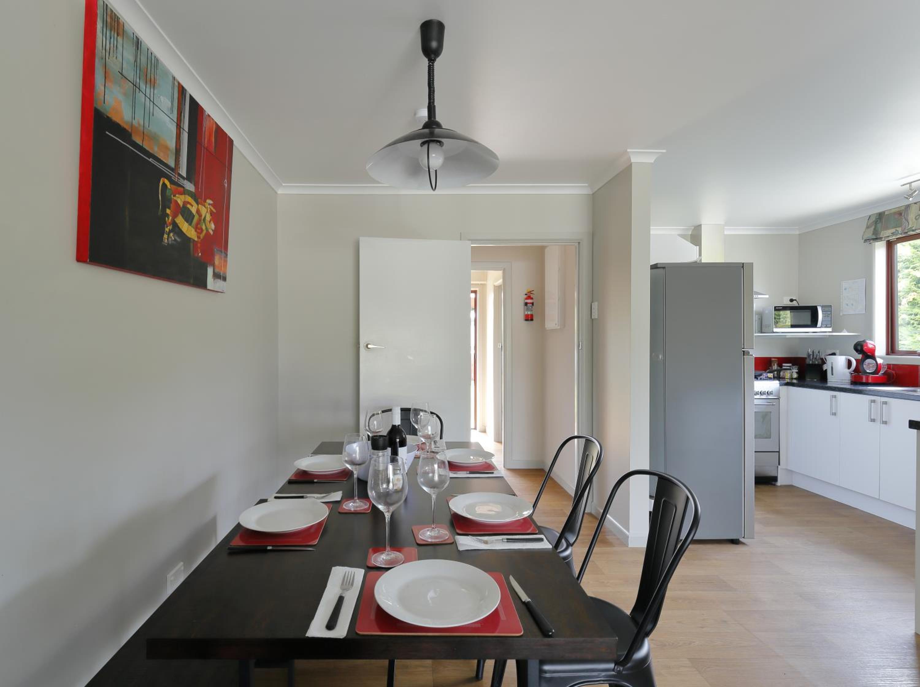 Mokonui Cottage - Te Anau Holiday Home view 4