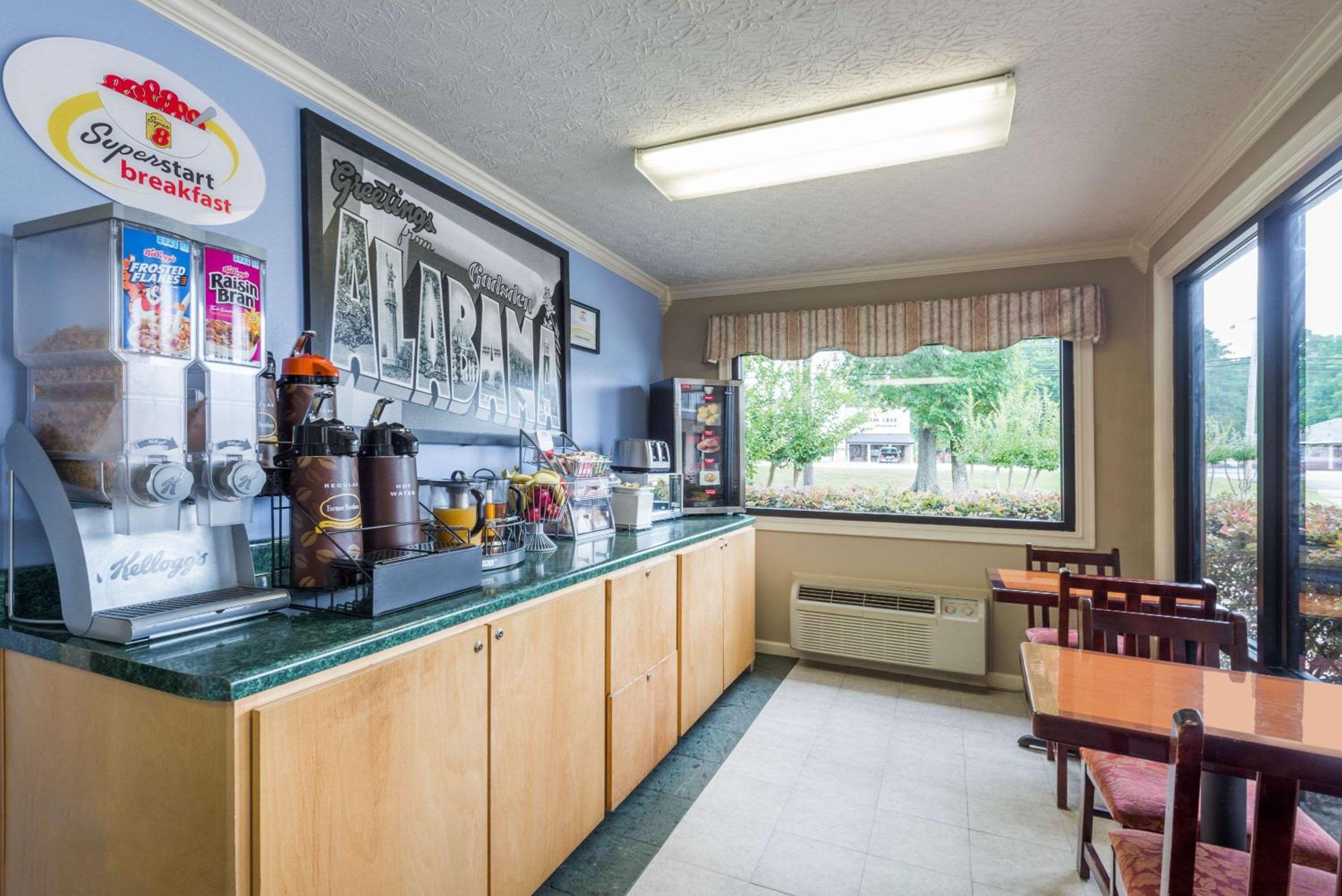 Gadsden Vacations - Super 8 by Wyndham Gadsden AL - Property Image 4