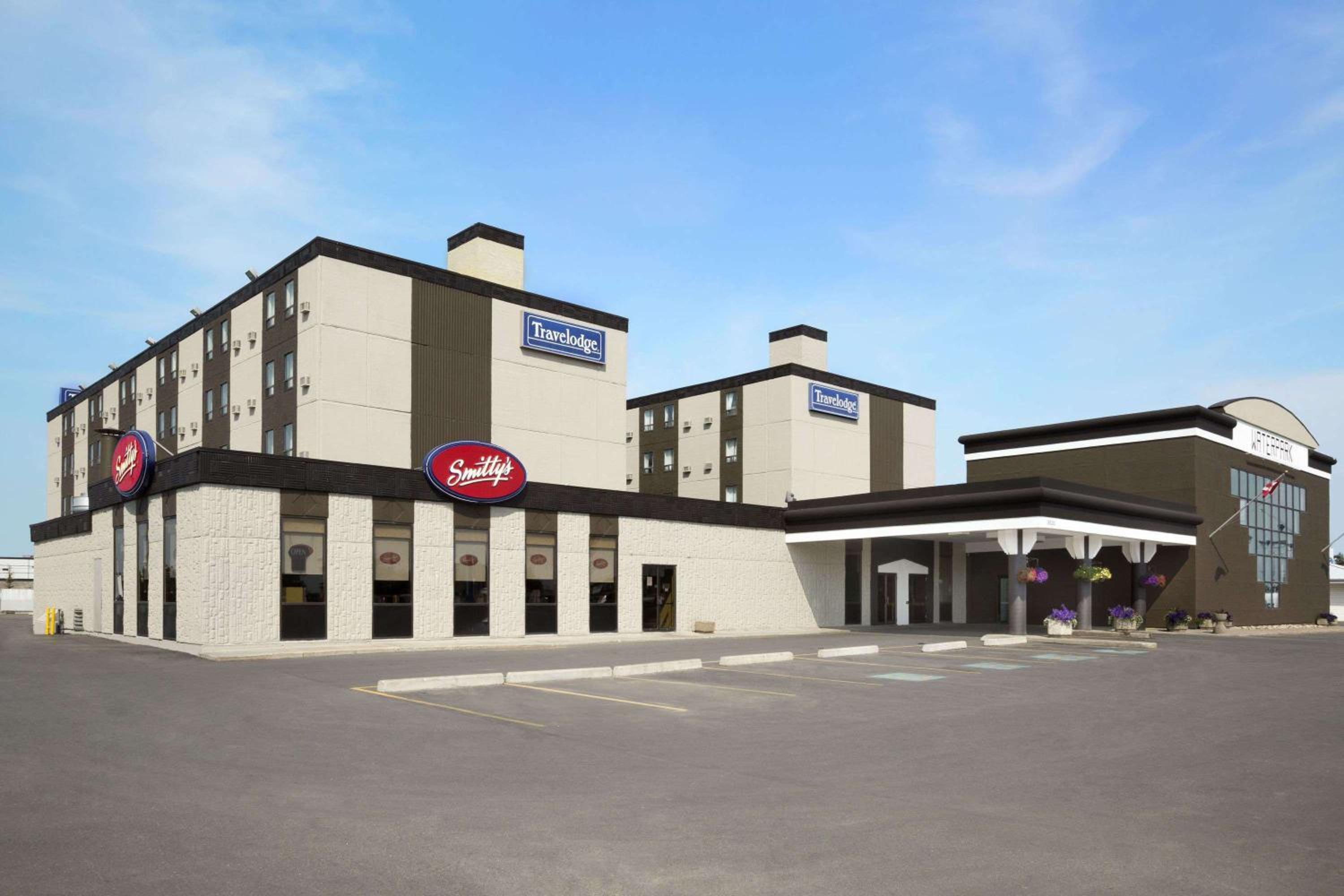 Hotel Travelodge by Wyndham Edmonton West - Image 1