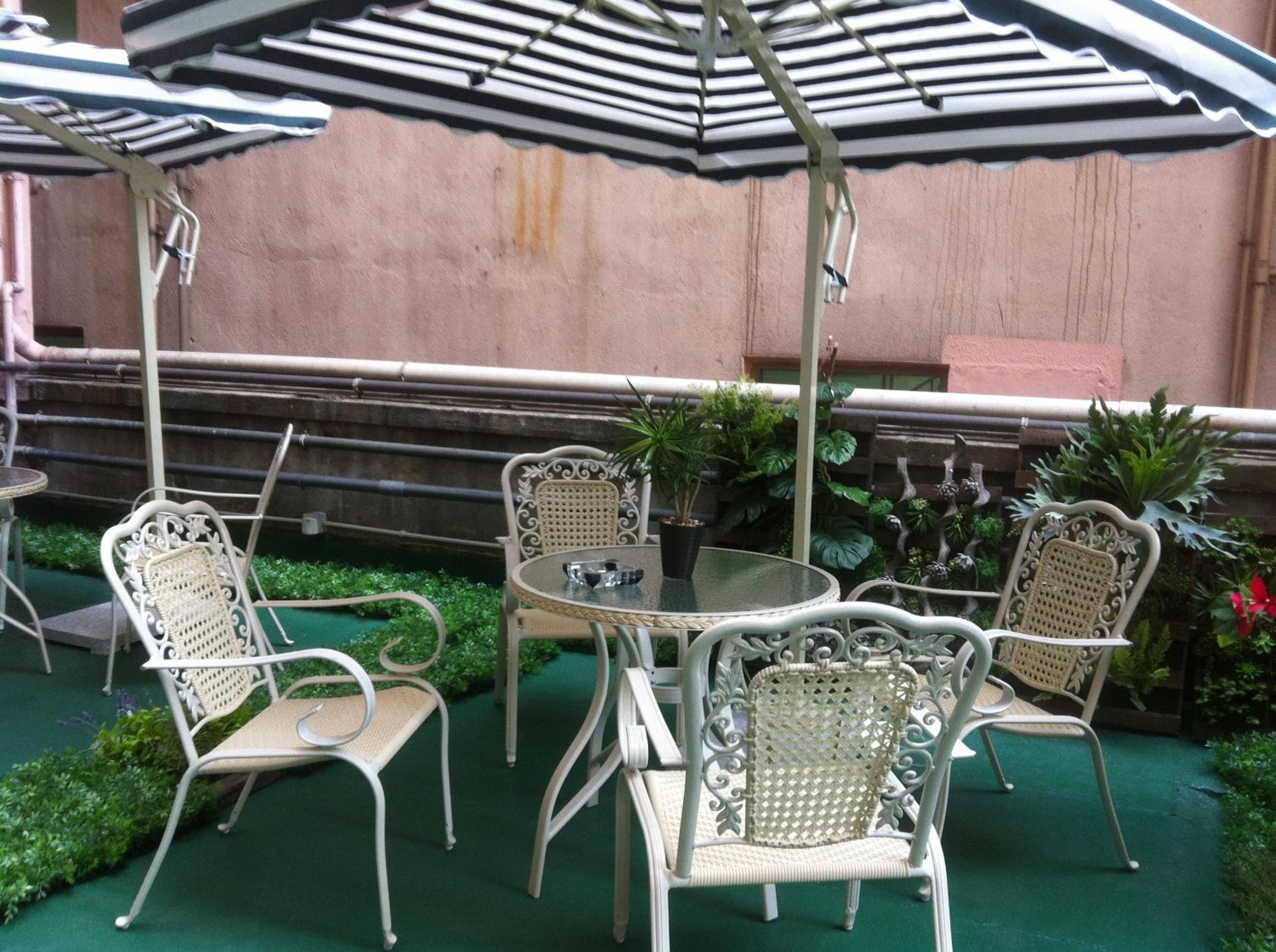 California Hotel - Image 1