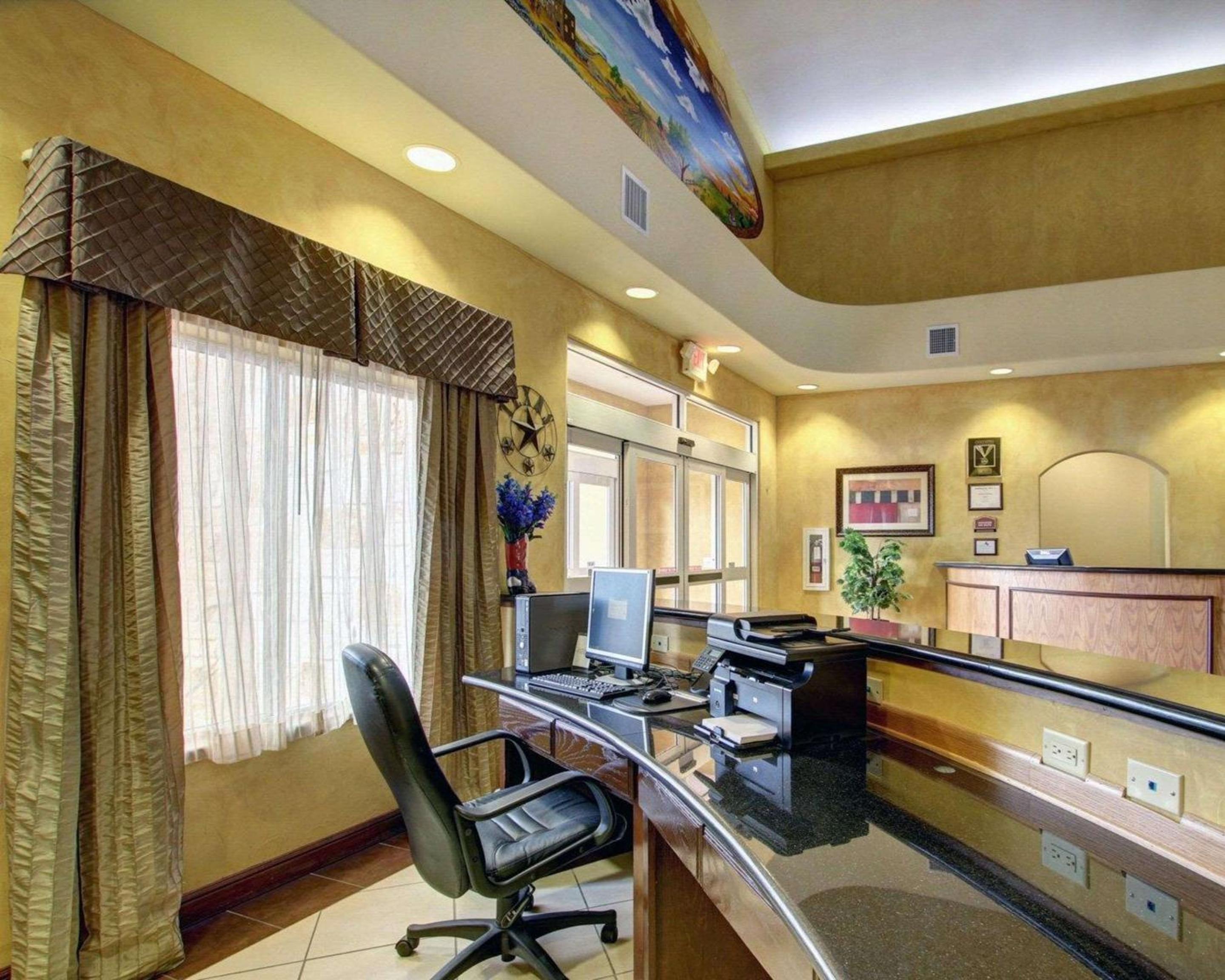 Comfort Inn  Suites - Property Image 4