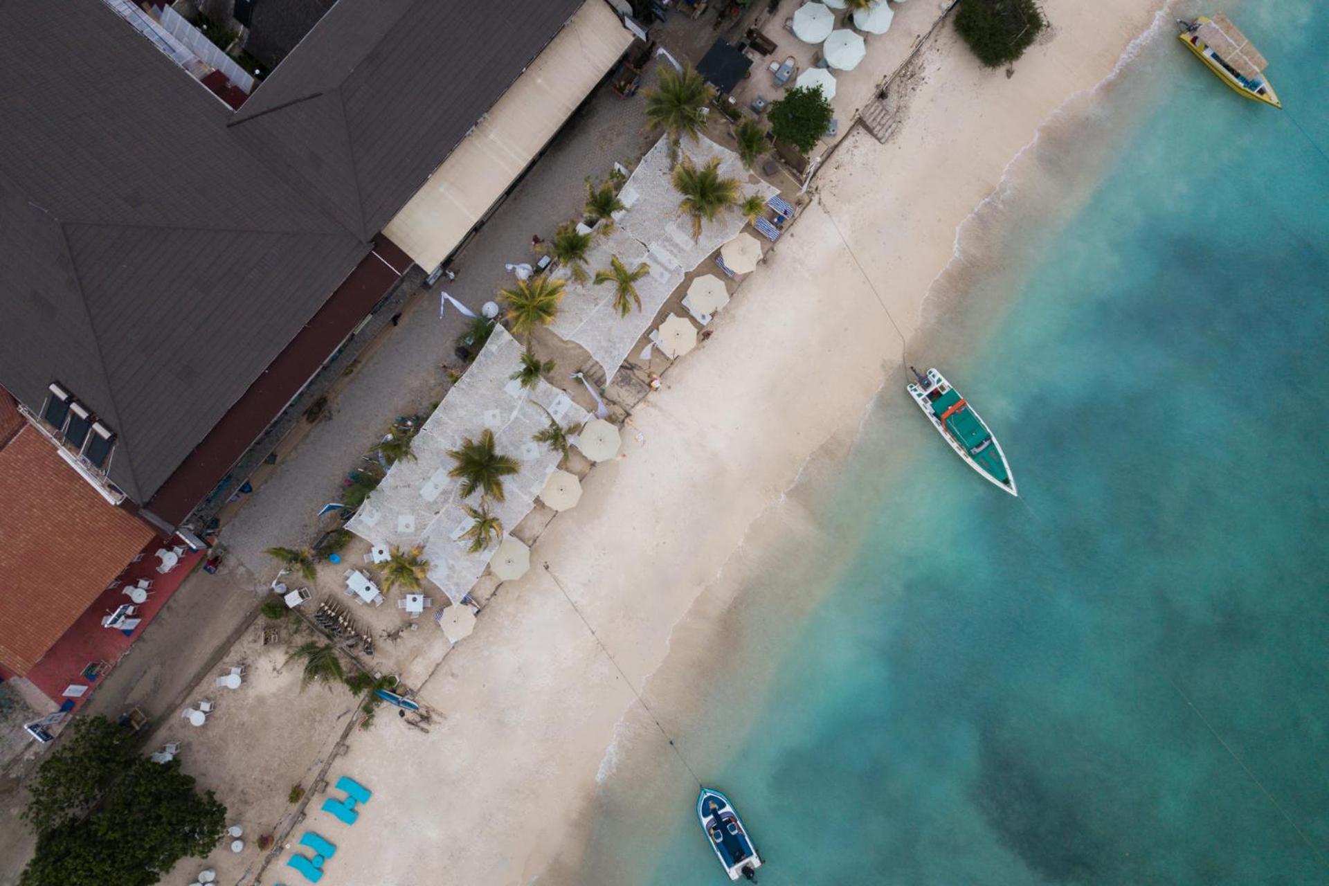 Hotel Scallywags Resort - Image 1