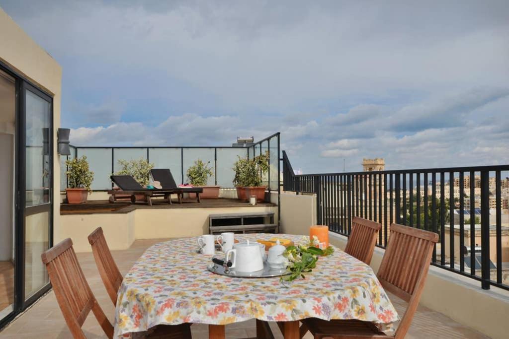 Duplex St Julians Central Penthouse — St Julian's