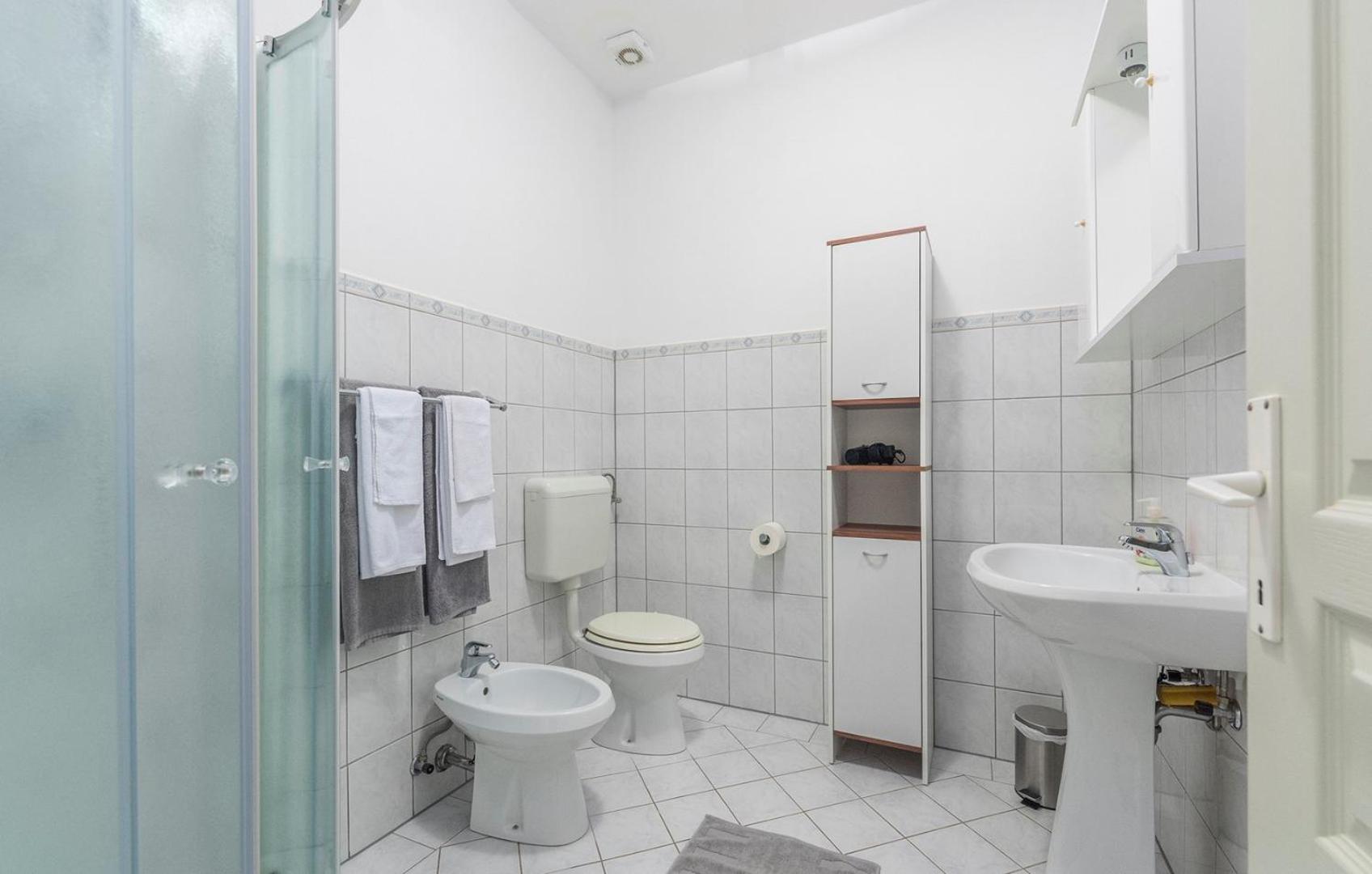 Apartment Viva with shared Pool view 3