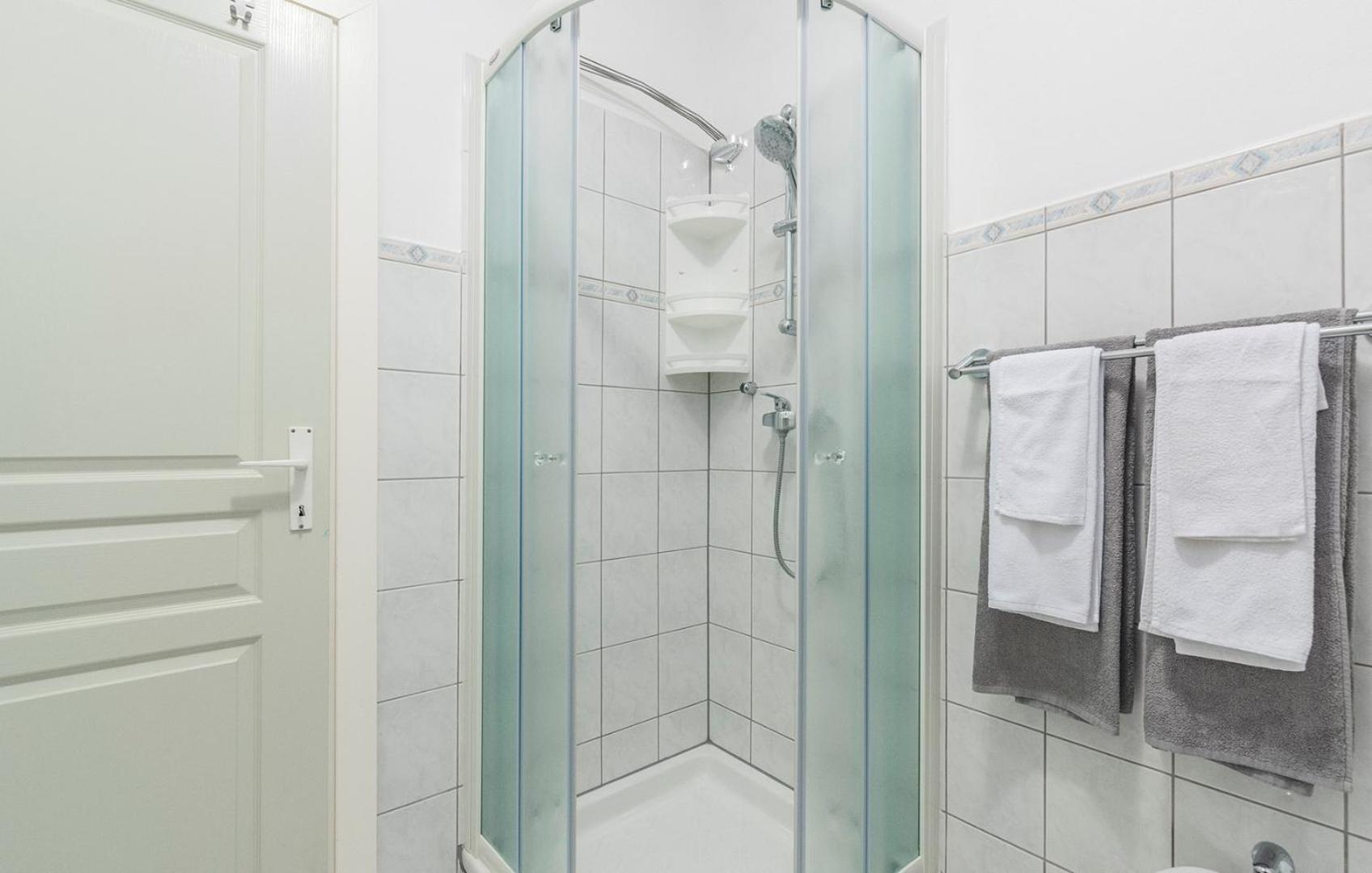 Apartment Viva with shared Pool view 5