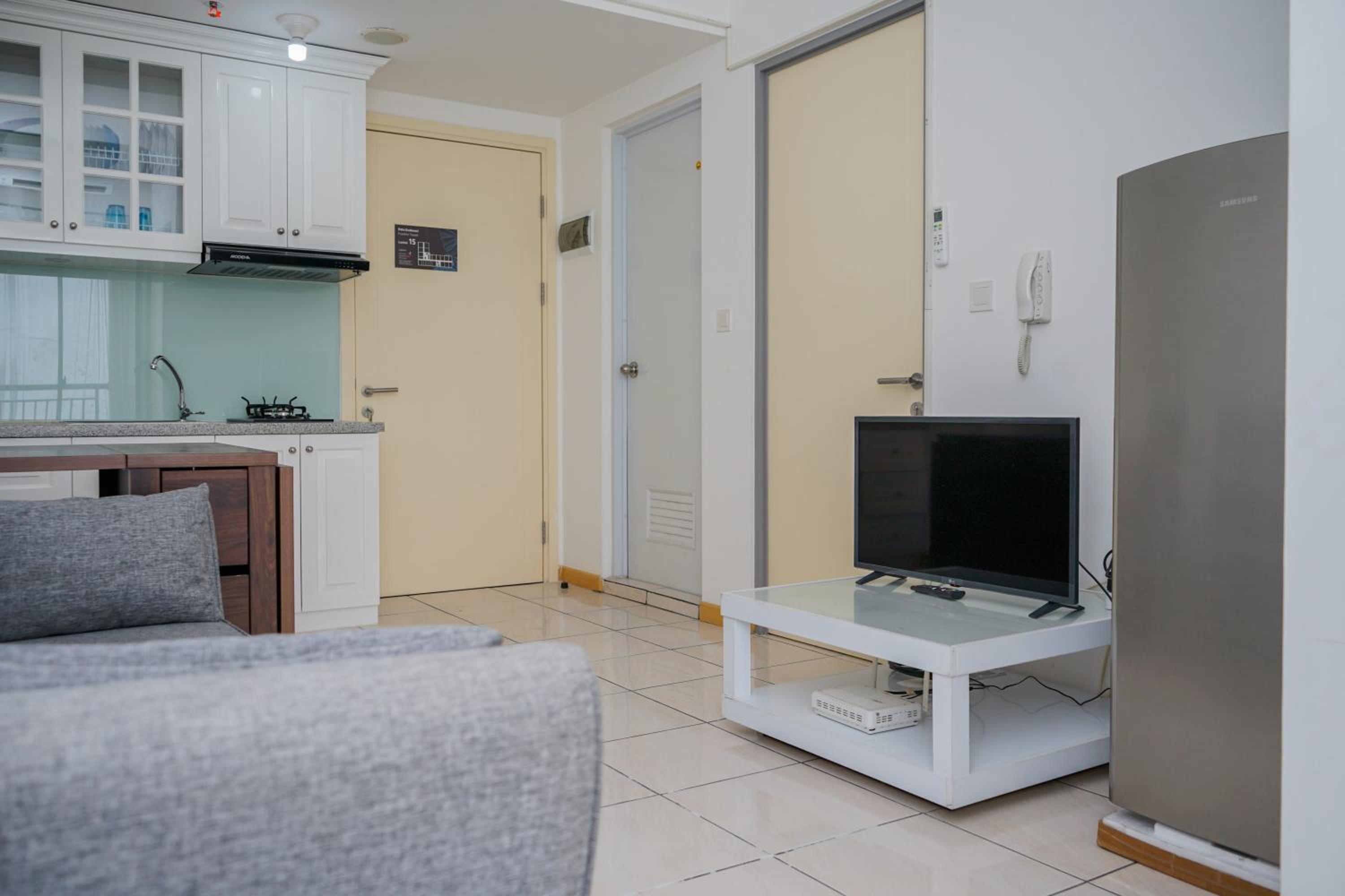 New Furnished 2BR Apartment at Serpong M-Town Residence By Travelio view 5