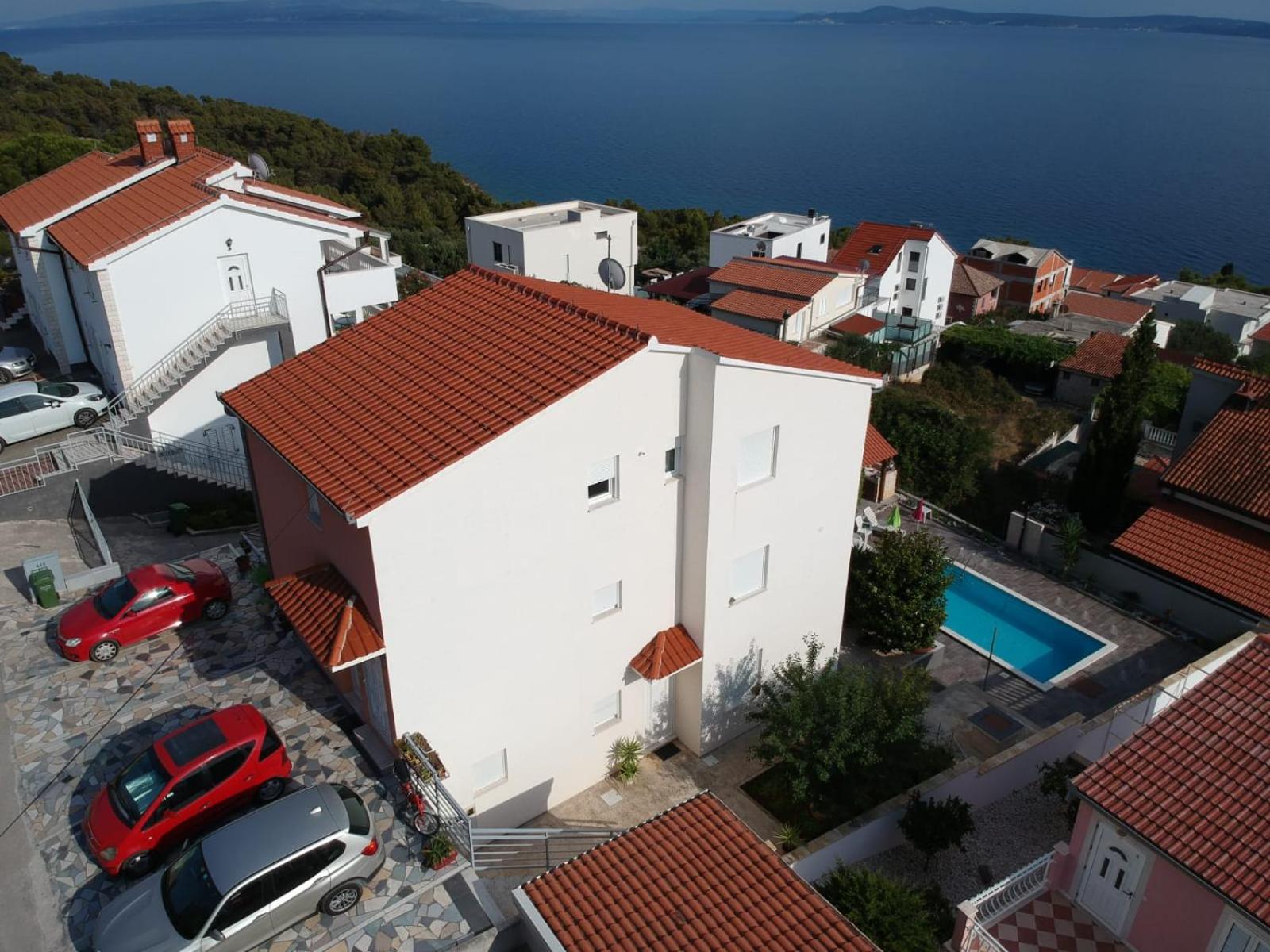 Stunning View Apartment with pool view 5