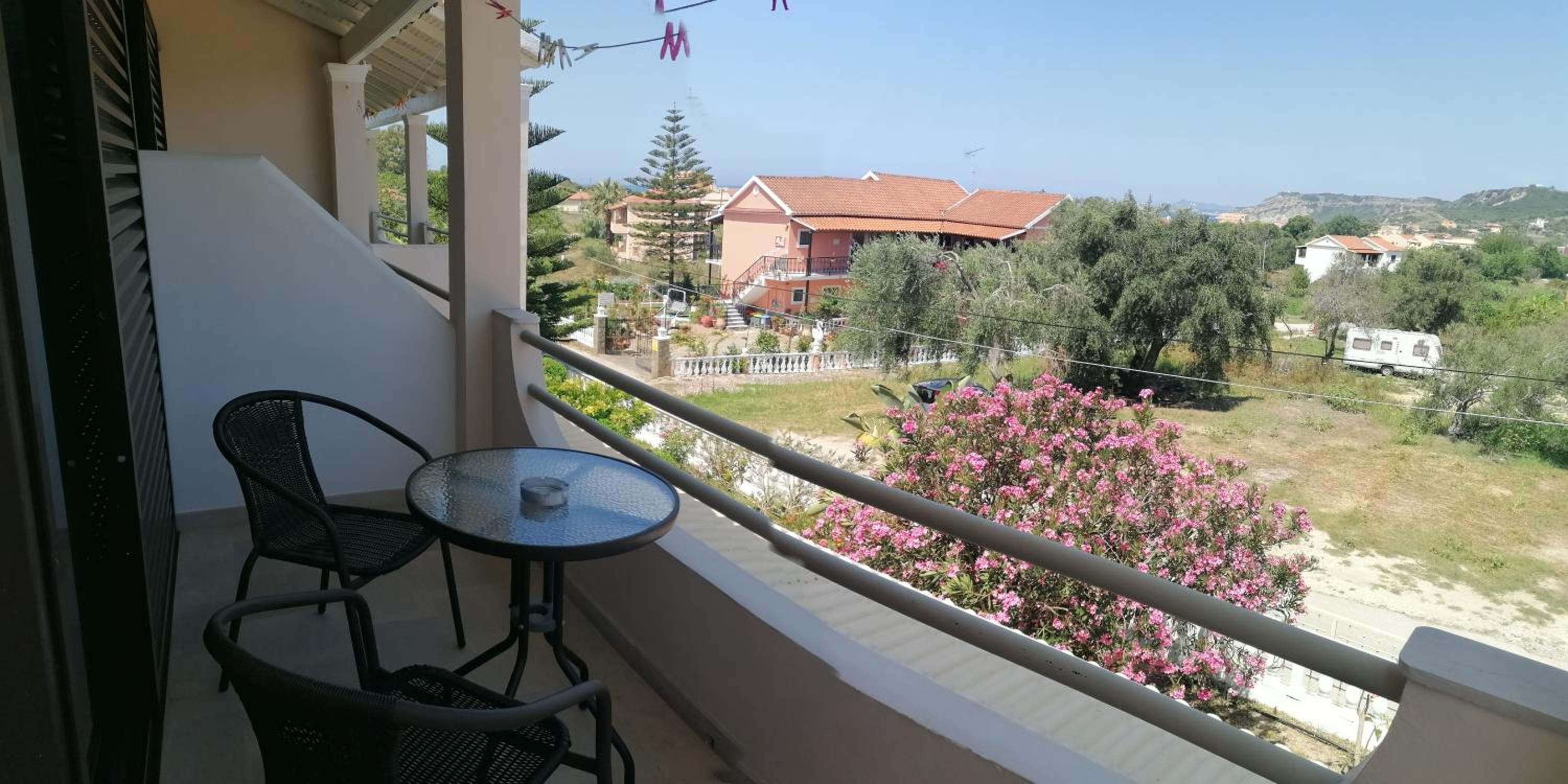 Makis Apartments