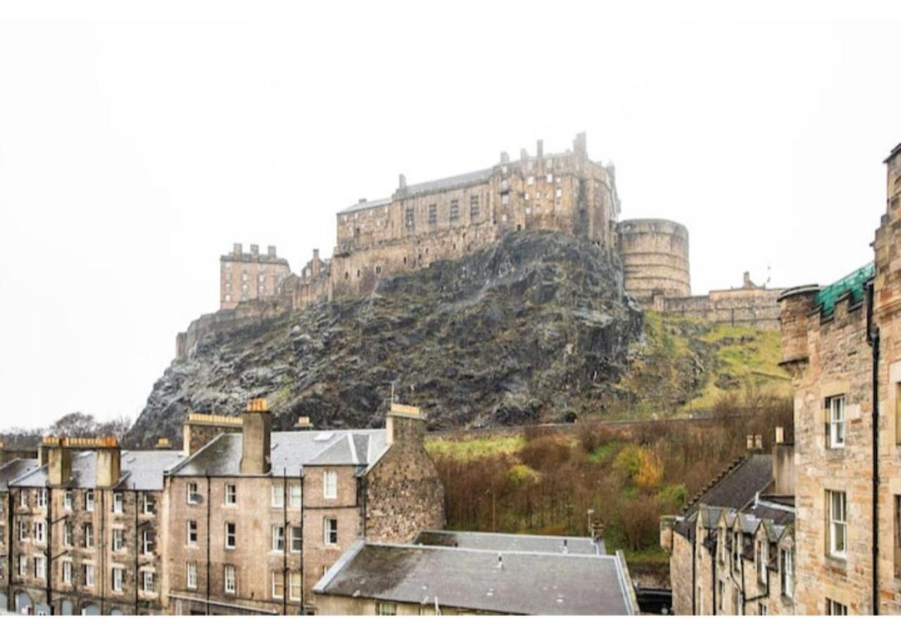 JOIVY Gorgeous 2-bed flat near Edinburgh Castle photo 4