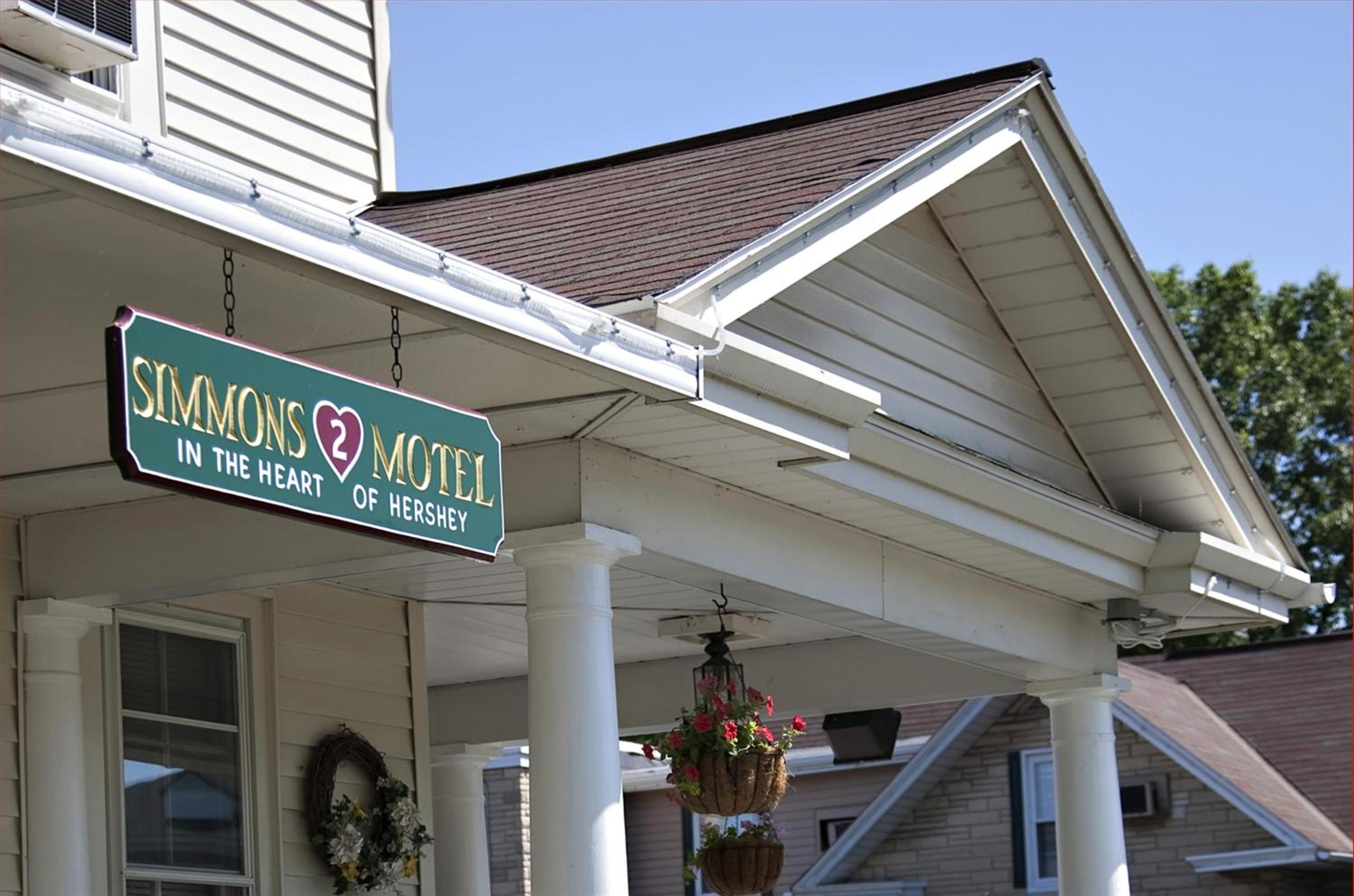 Simmons Motel and Suites