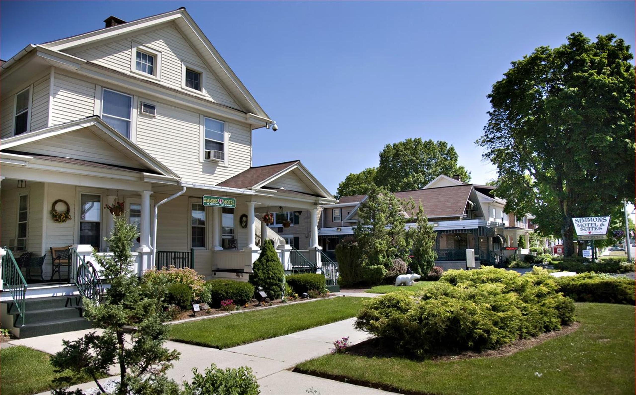 Simmons Motel and Suites