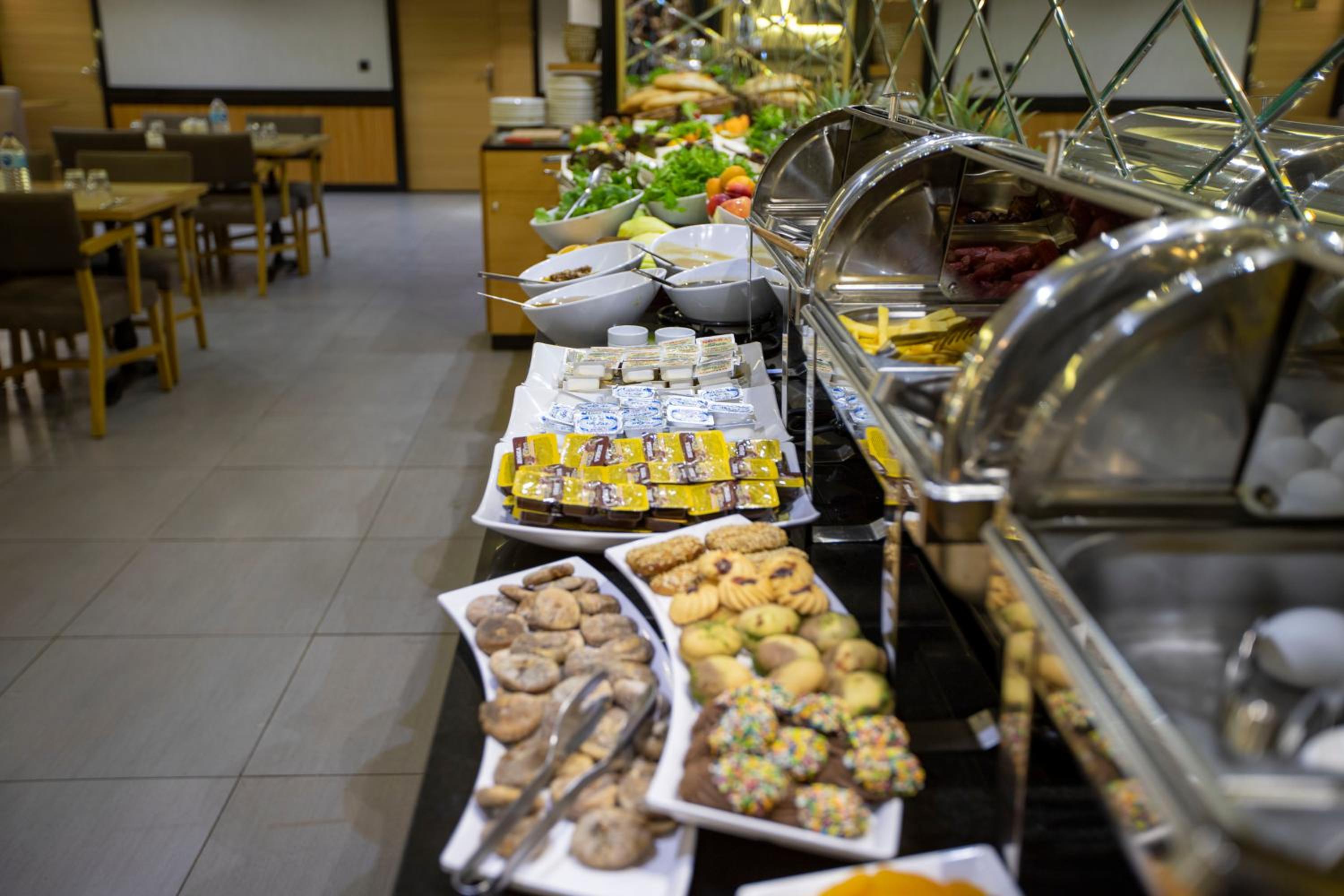 THE GREEN HOTEL - Image 43