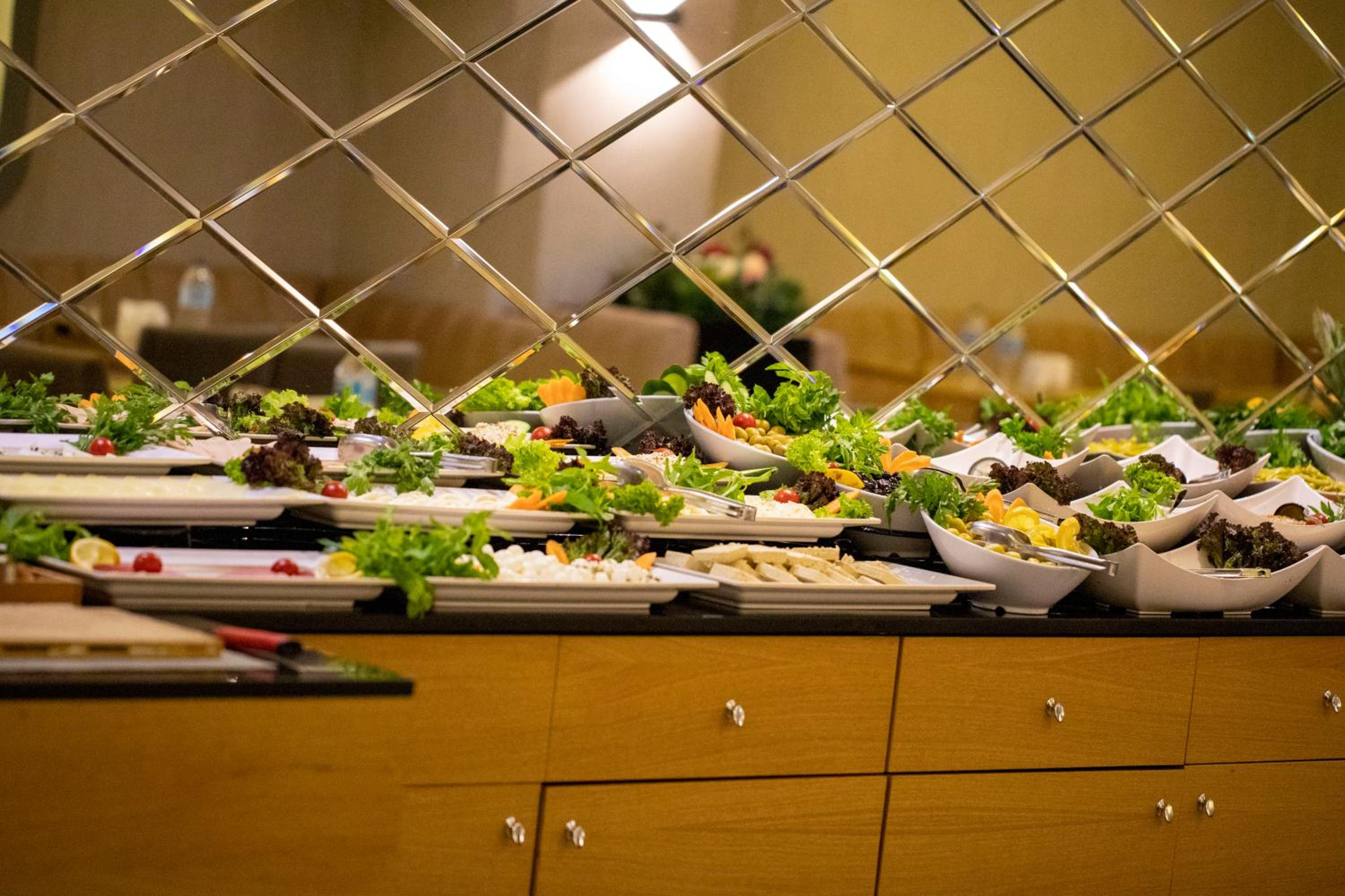 THE GREEN HOTEL - Image 38