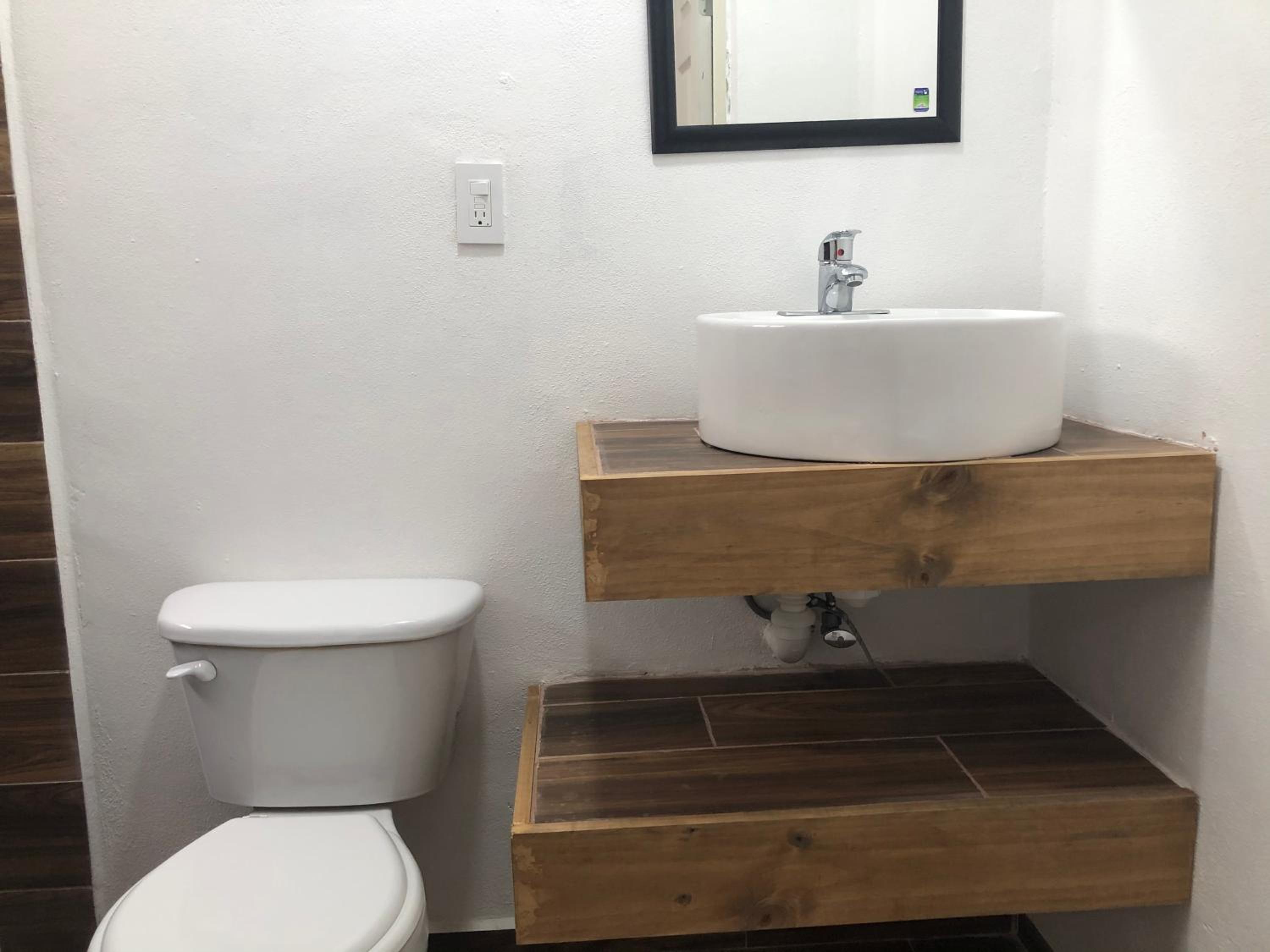 Casa Nova! PRIVATE BATHROOM AND ROOM