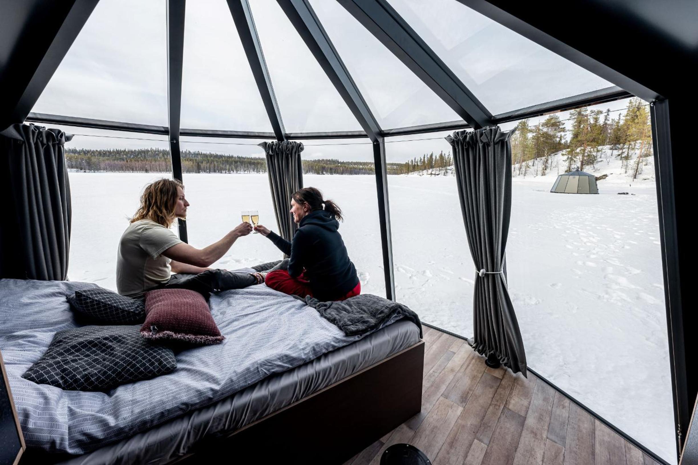 AuroraHut, Overwater Hut