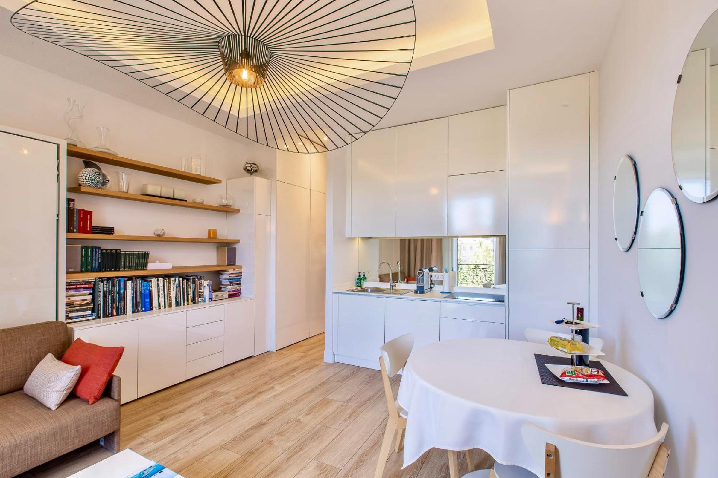 GRAND HÔTEL City Center at 2 minutes walk from the beach view 3