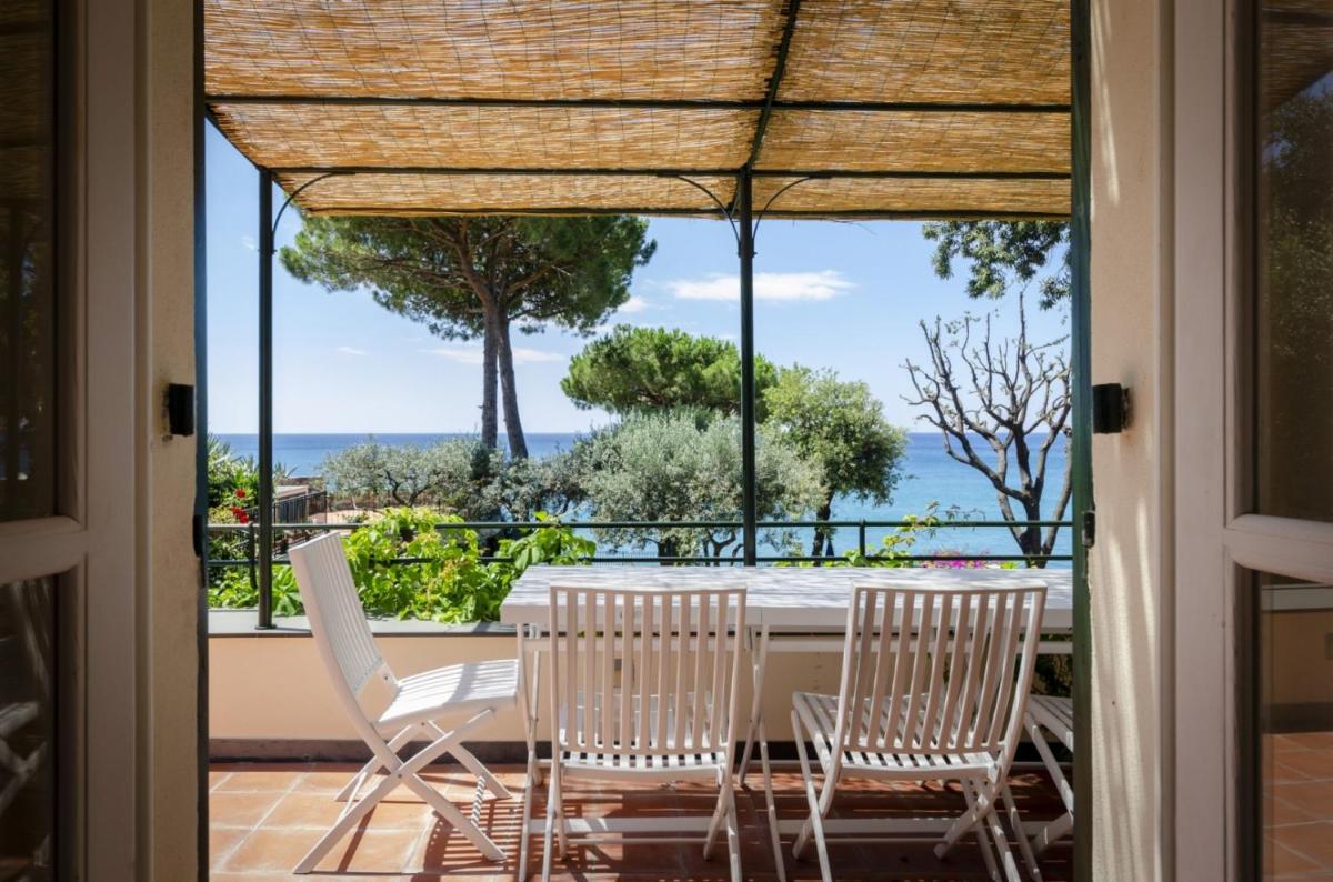 ALTIDO Villa with Splendid View and Private Garden in Mulinetti photo 1