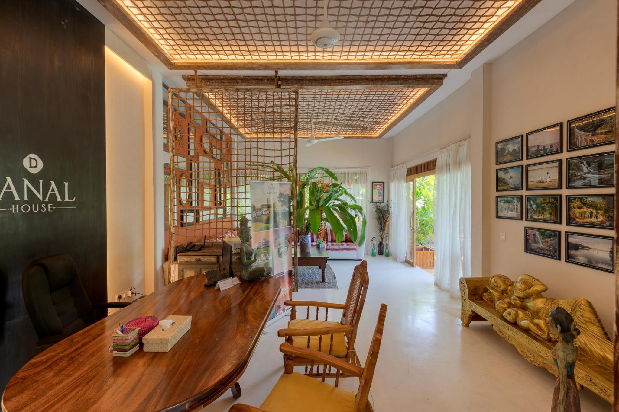 D Canal House