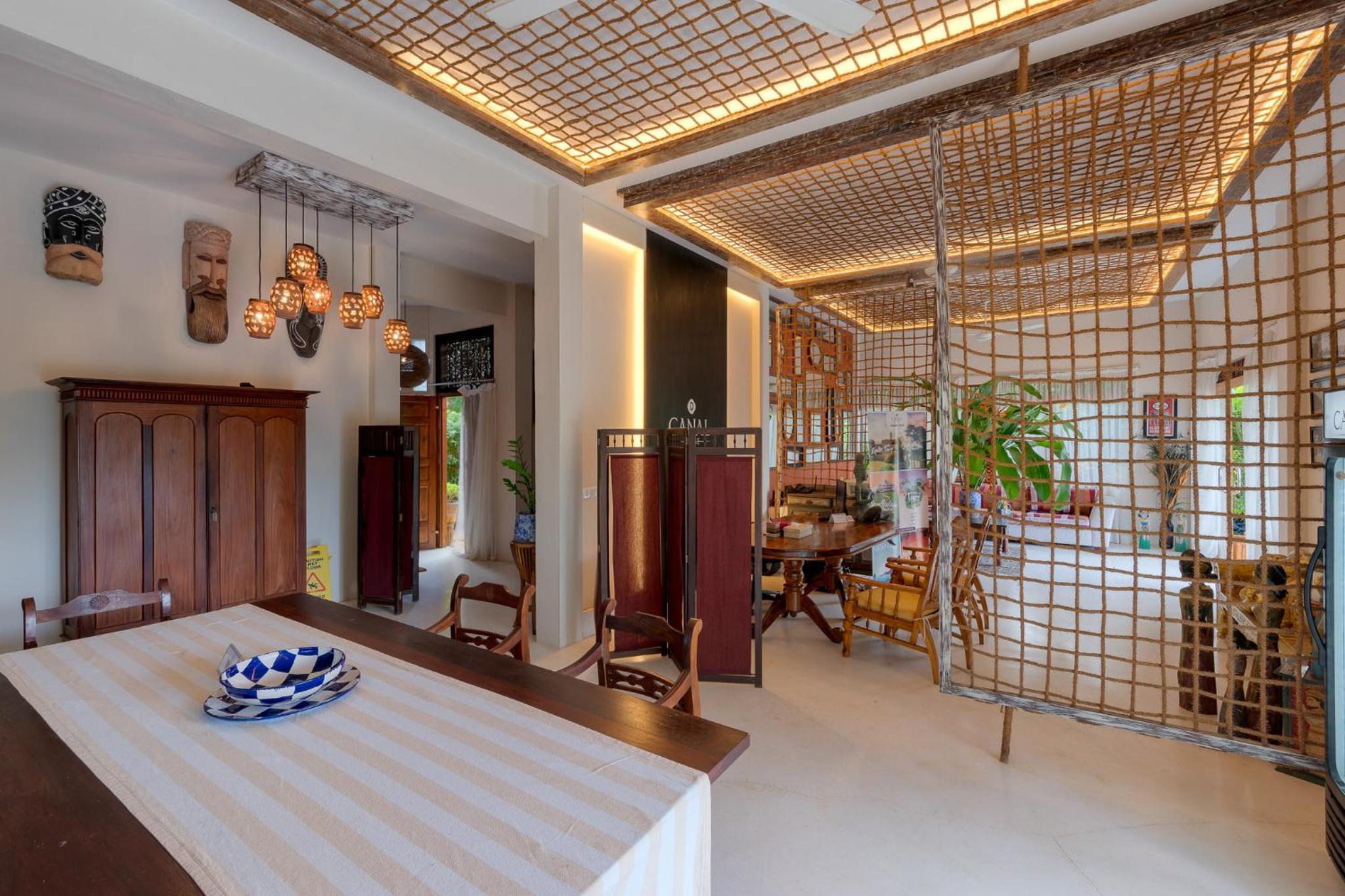 D Canal House