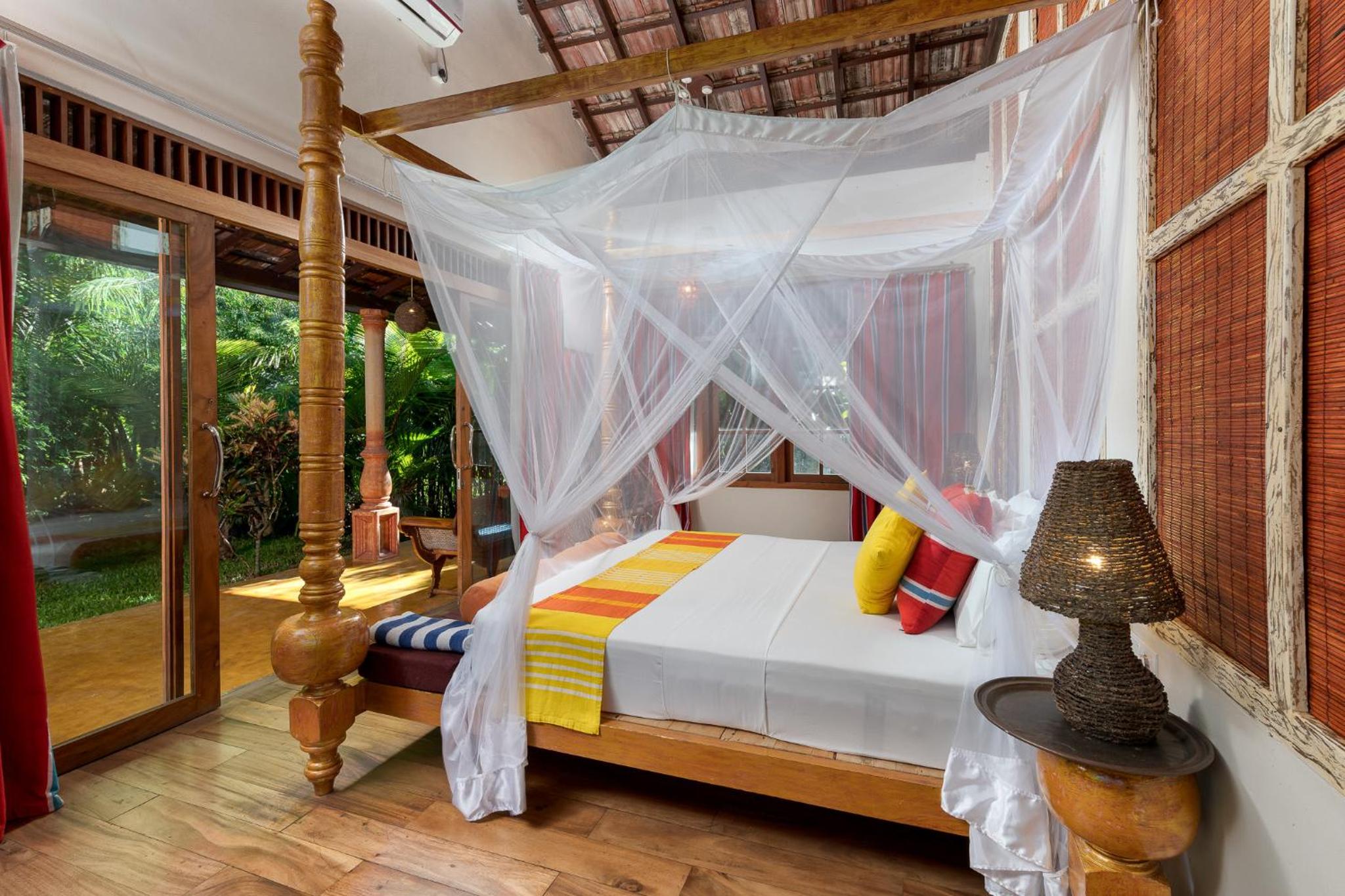 D Canal House