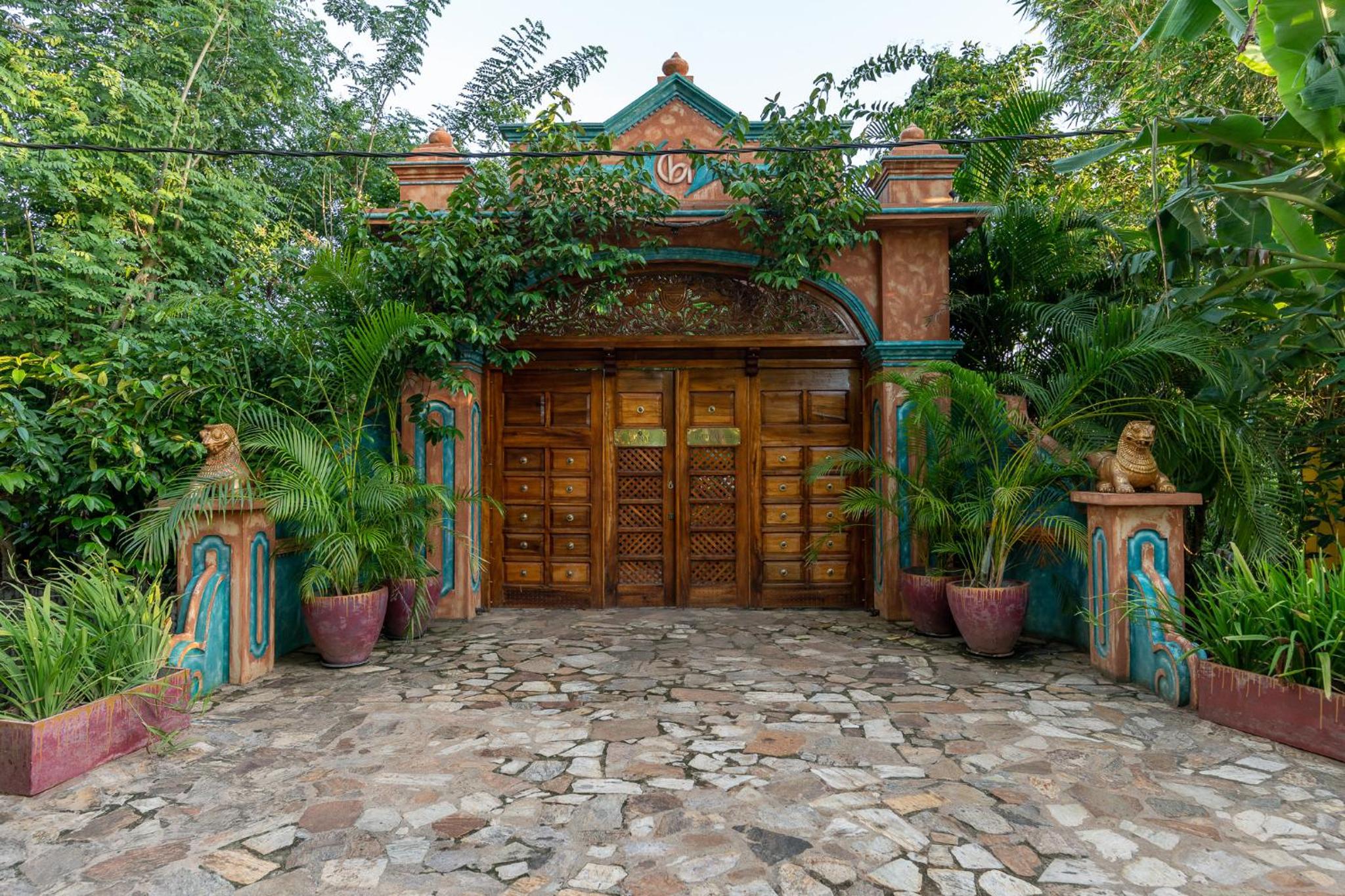 D Canal House