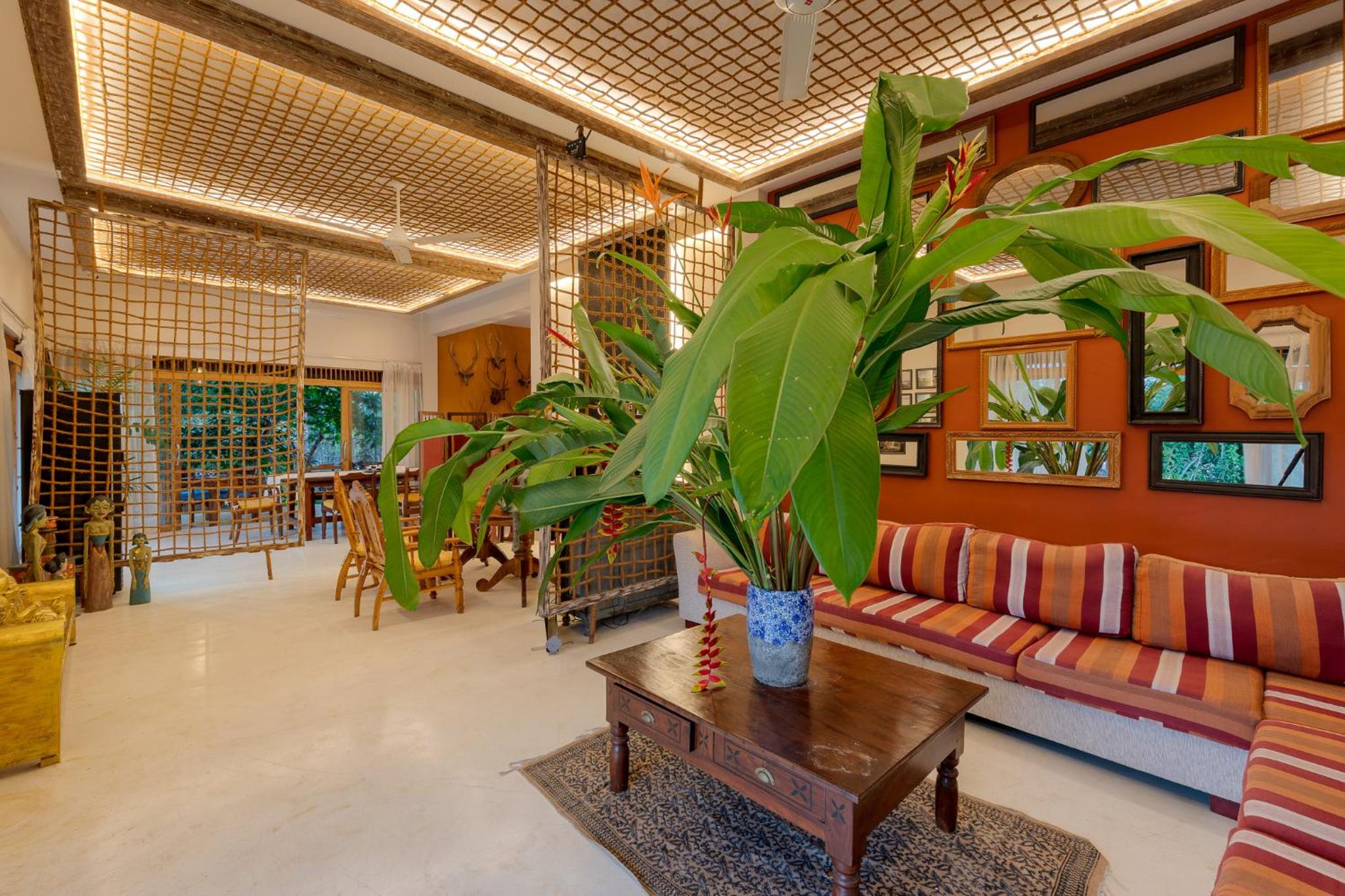 D Canal House