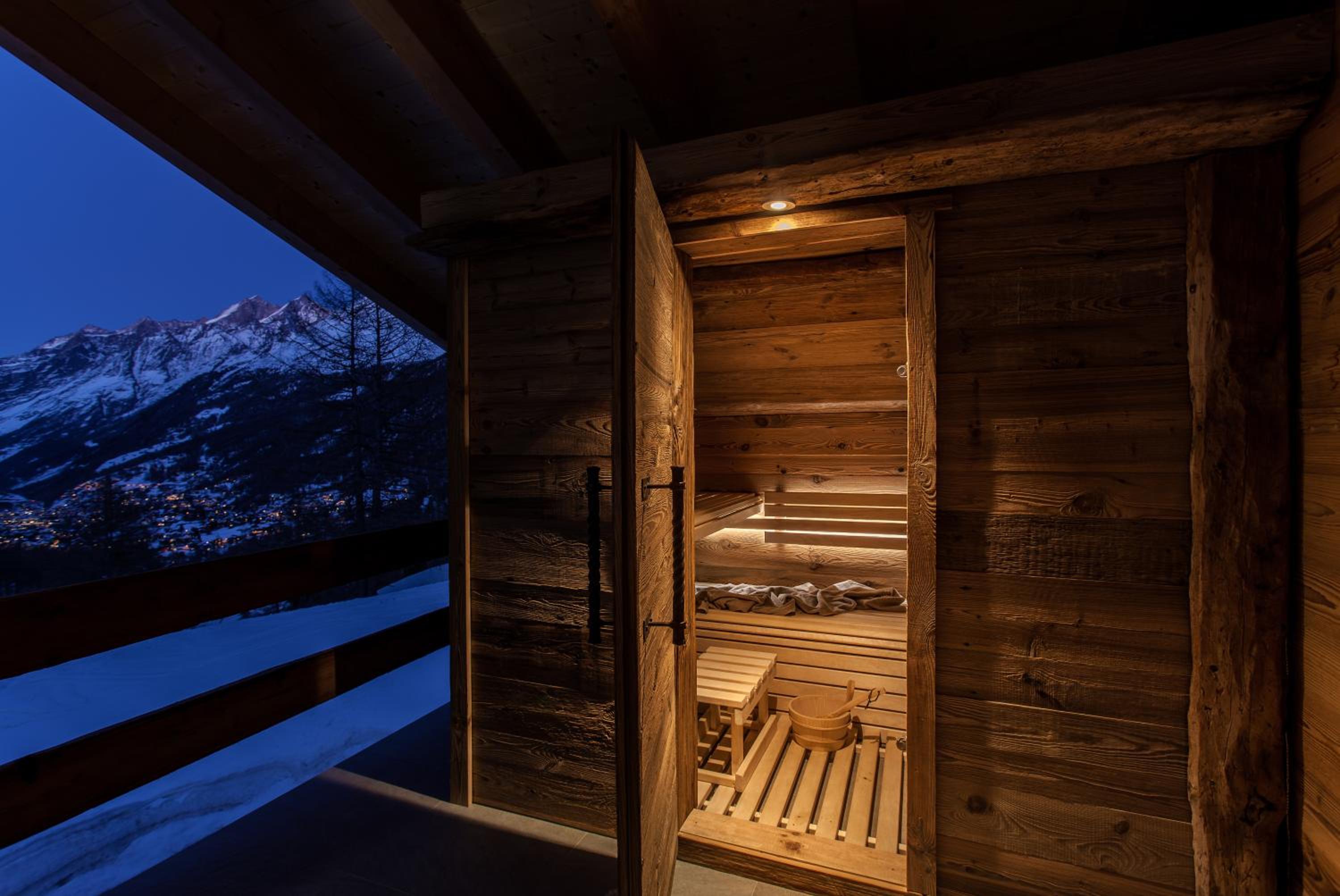 Mountain Chalet 4 You only for 2, private wellness, for a romantic honeymoon view 4