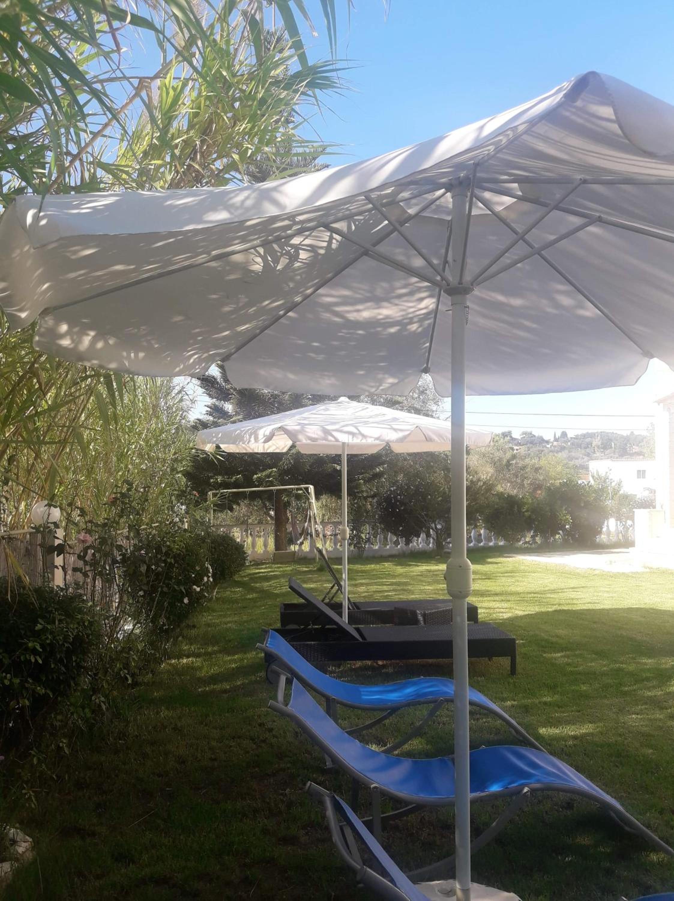 Makis Apartments