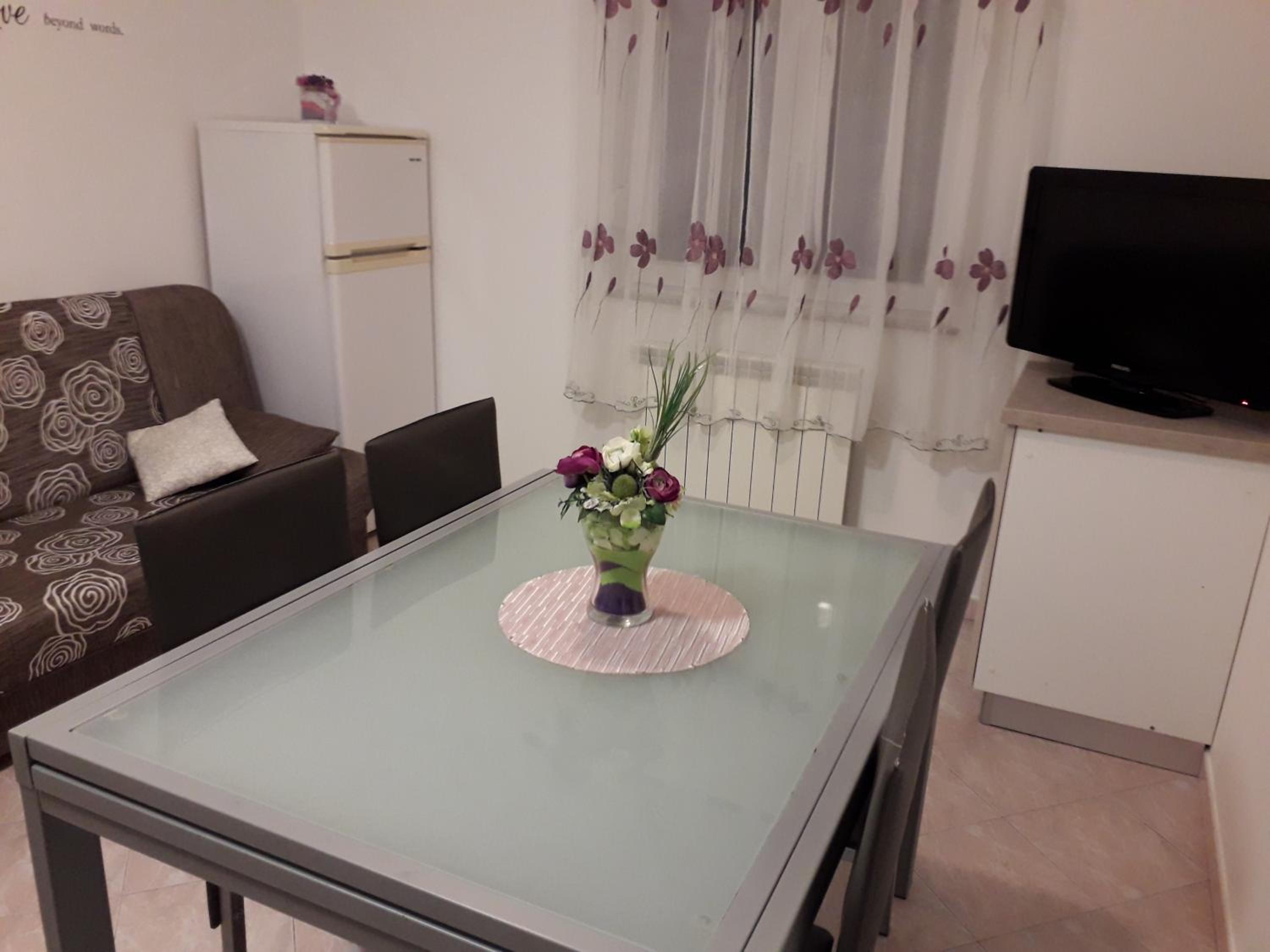 Apartment Eni