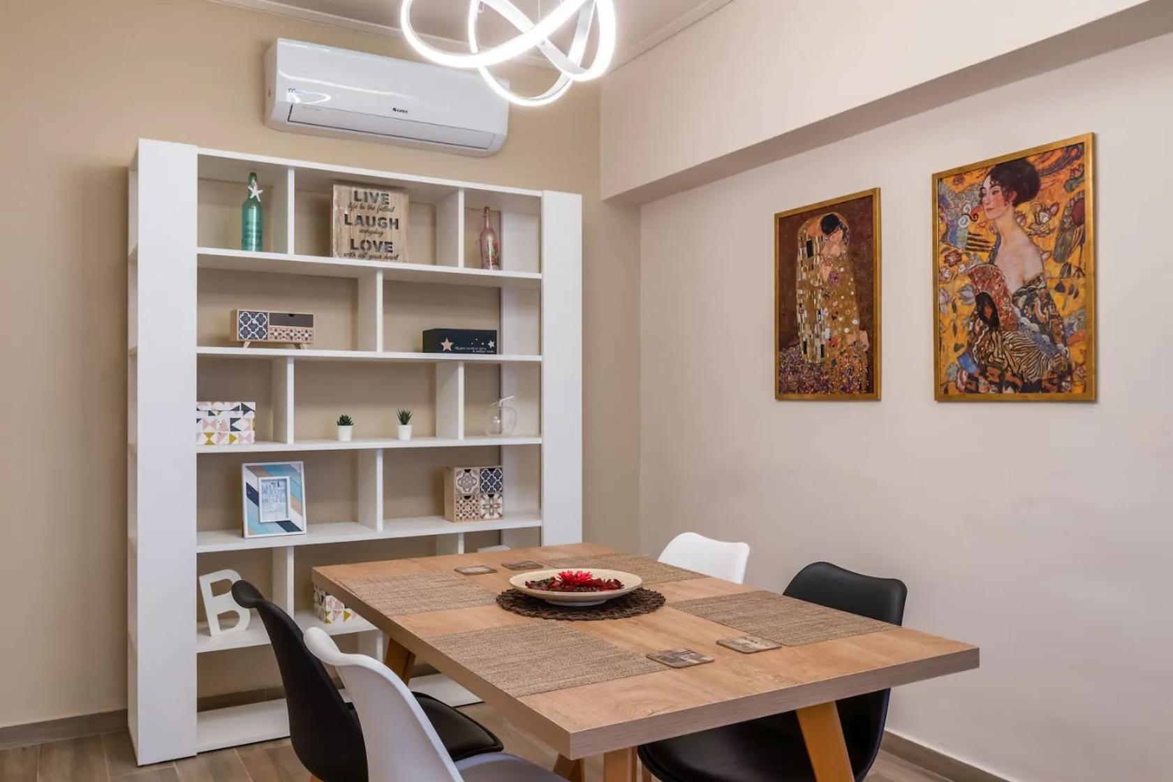 Amazing Apartments @ Aiolou Str.
